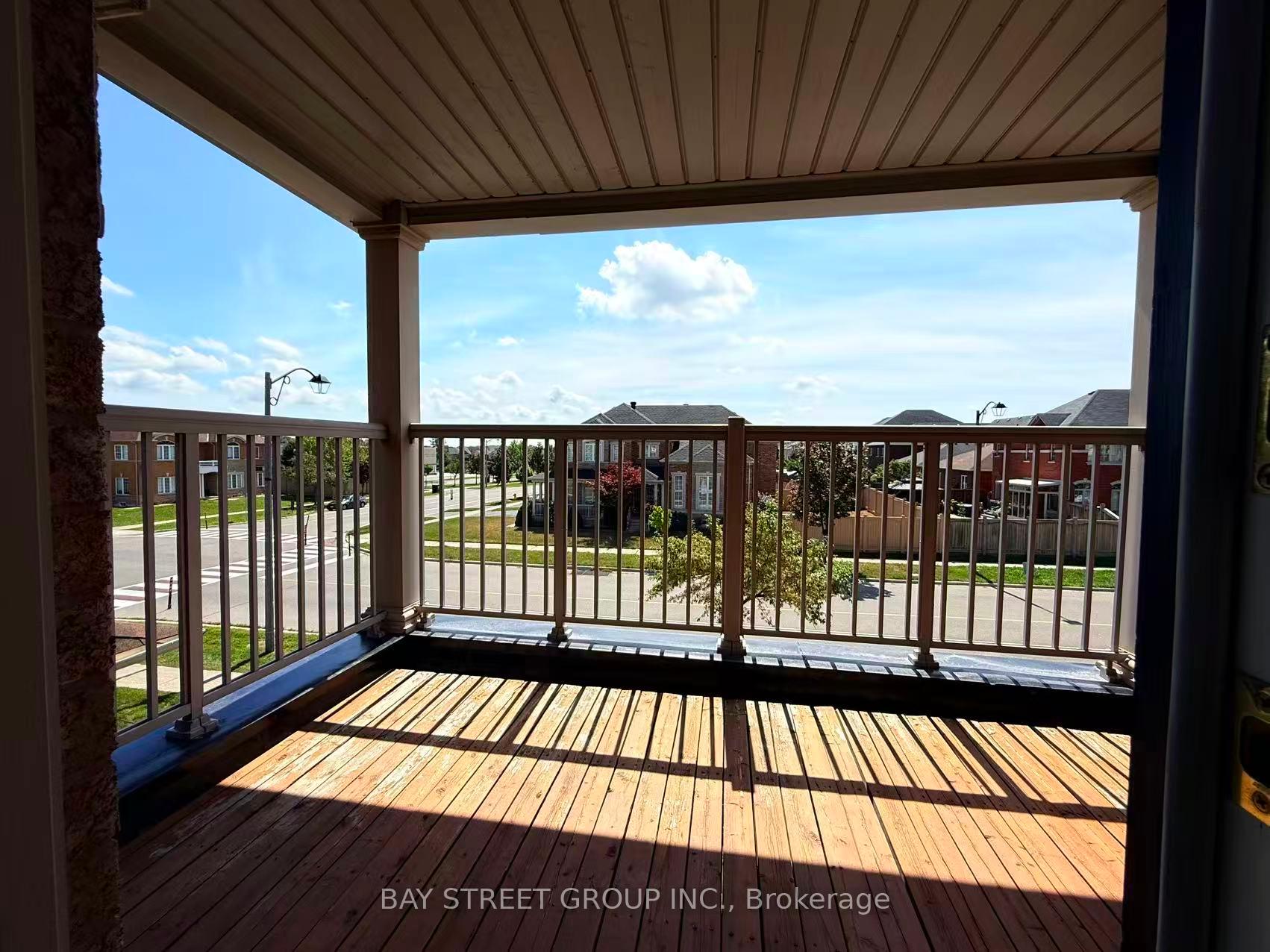Photo 2 of 146 Ivy Glen Drive, Vaughan, Patterson — HOMEH