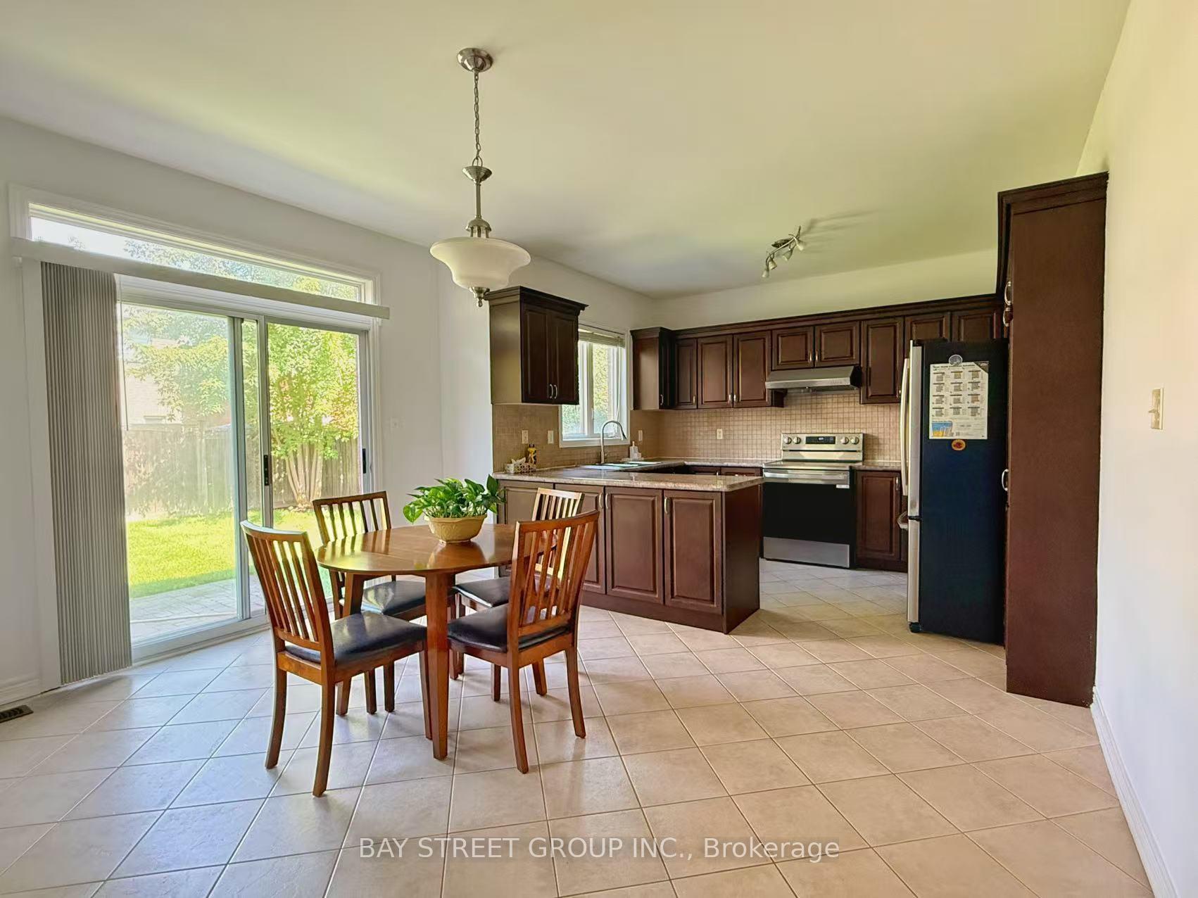 Photo 10 of 146 Ivy Glen Drive, Vaughan, Patterson — HOMEH