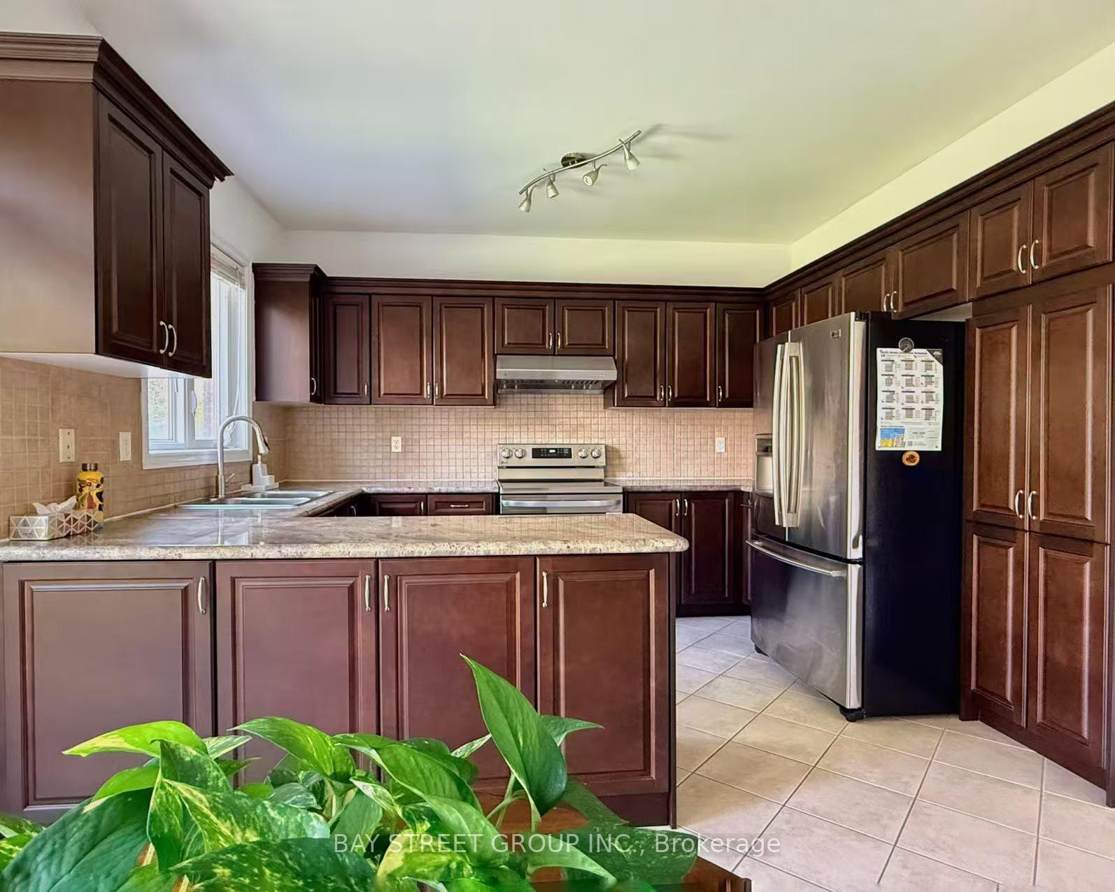 Photo 11 of 146 Ivy Glen Drive, Vaughan, Patterson — HOMEH