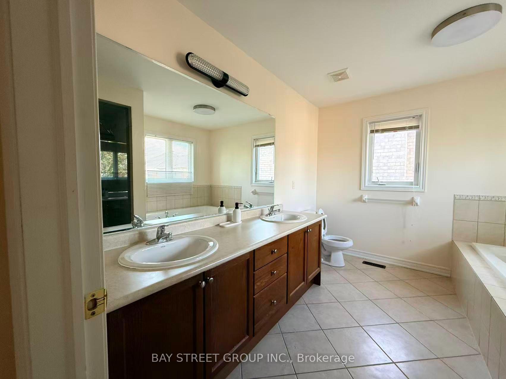 Photo 15 of 146 Ivy Glen Drive, Vaughan, Patterson — HOMEH