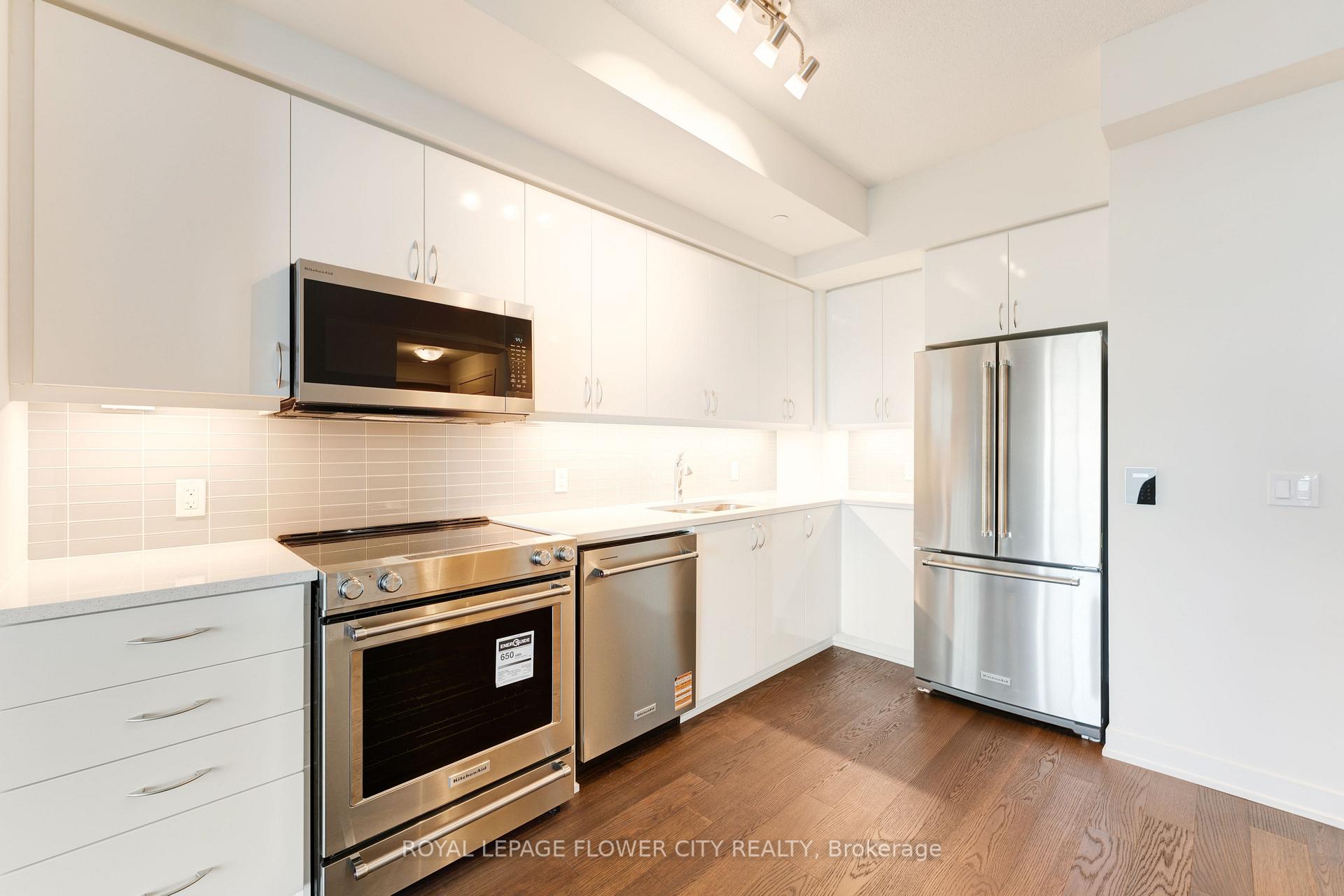Photo 14 of Unit PH404, 38 Annie Craig Drive, Etobicoke, Mimico — HOMEH