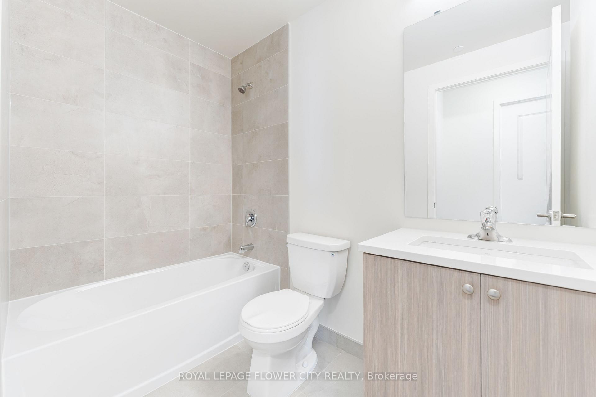 Photo 23 of Unit PH404, 38 Annie Craig Drive, Etobicoke, Mimico — HOMEH