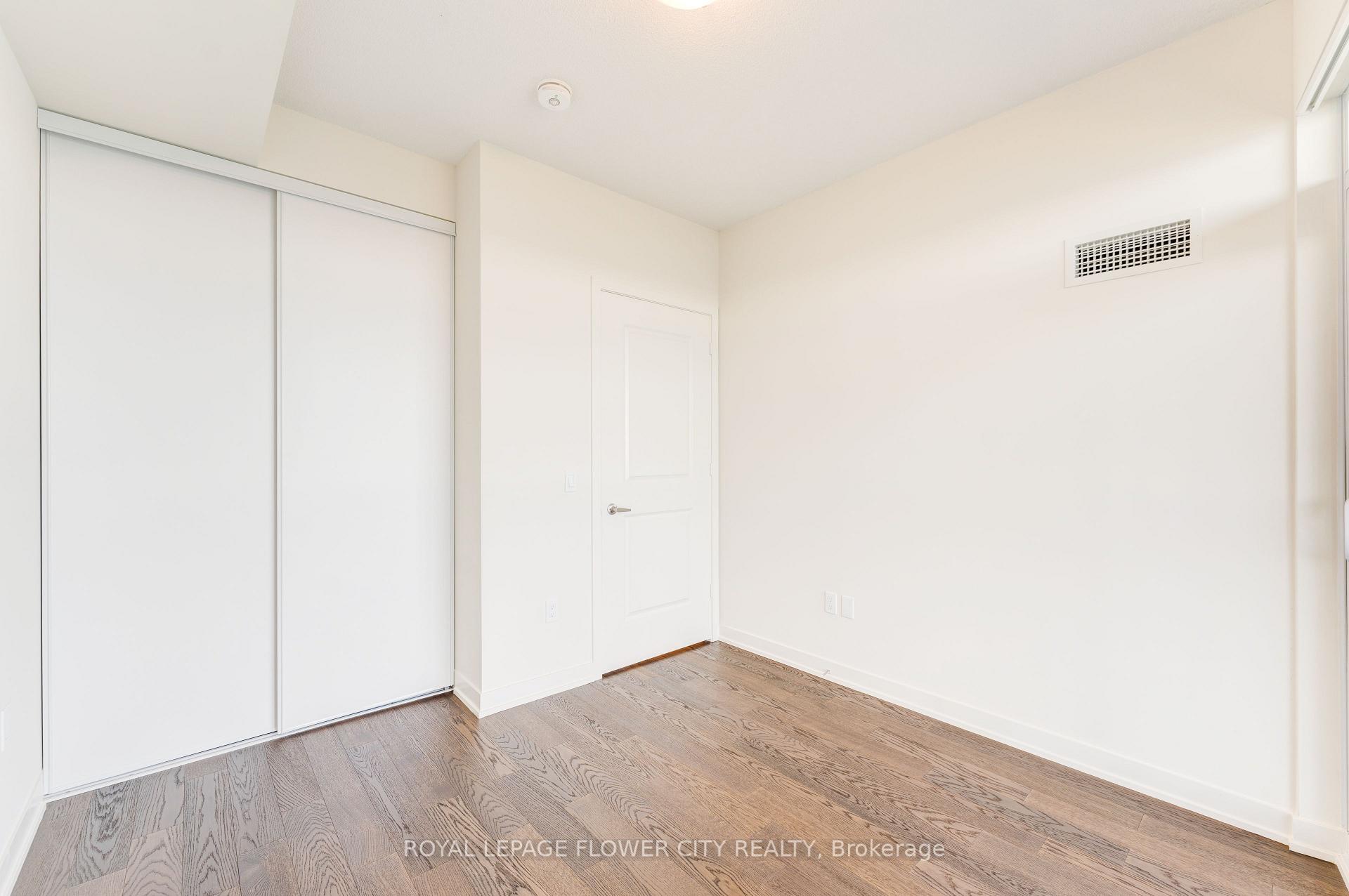 Photo 25 of Unit PH404, 38 Annie Craig Drive, Etobicoke, Mimico — HOMEH
