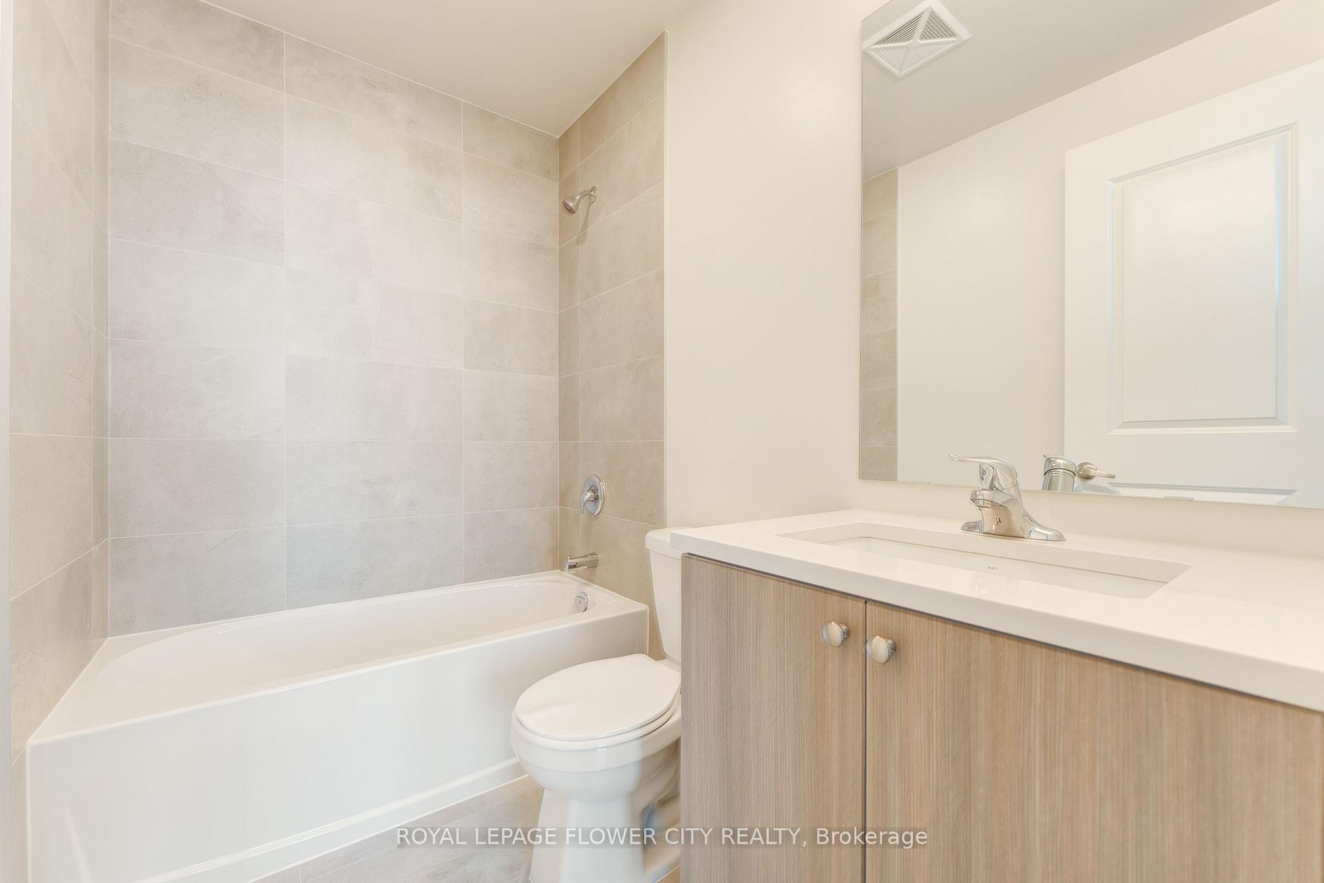 Photo 26 of Unit PH404, 38 Annie Craig Drive, Etobicoke, Mimico — HOMEH