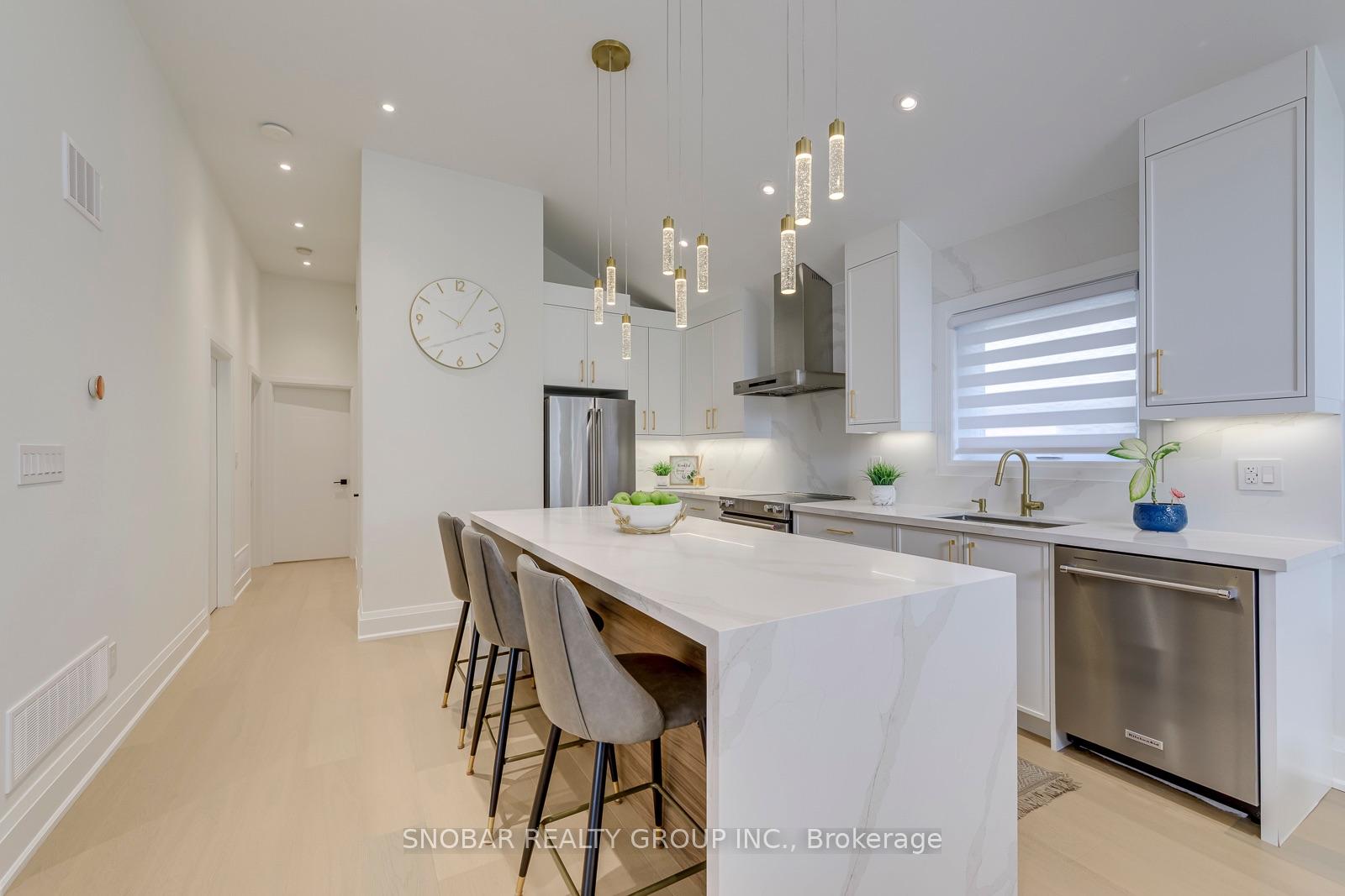Photo 9 of 23 Mitre Place, Etobicoke, Kingsview Village-The Westway — HOMEH