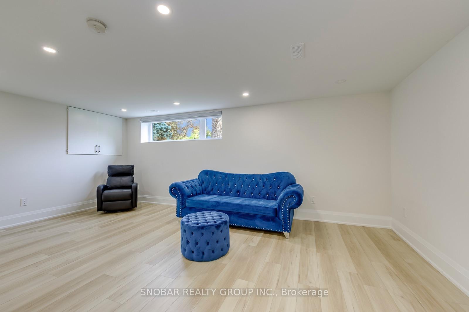 Photo 19 of 23 Mitre Place, Etobicoke, Kingsview Village-The Westway — HOMEH