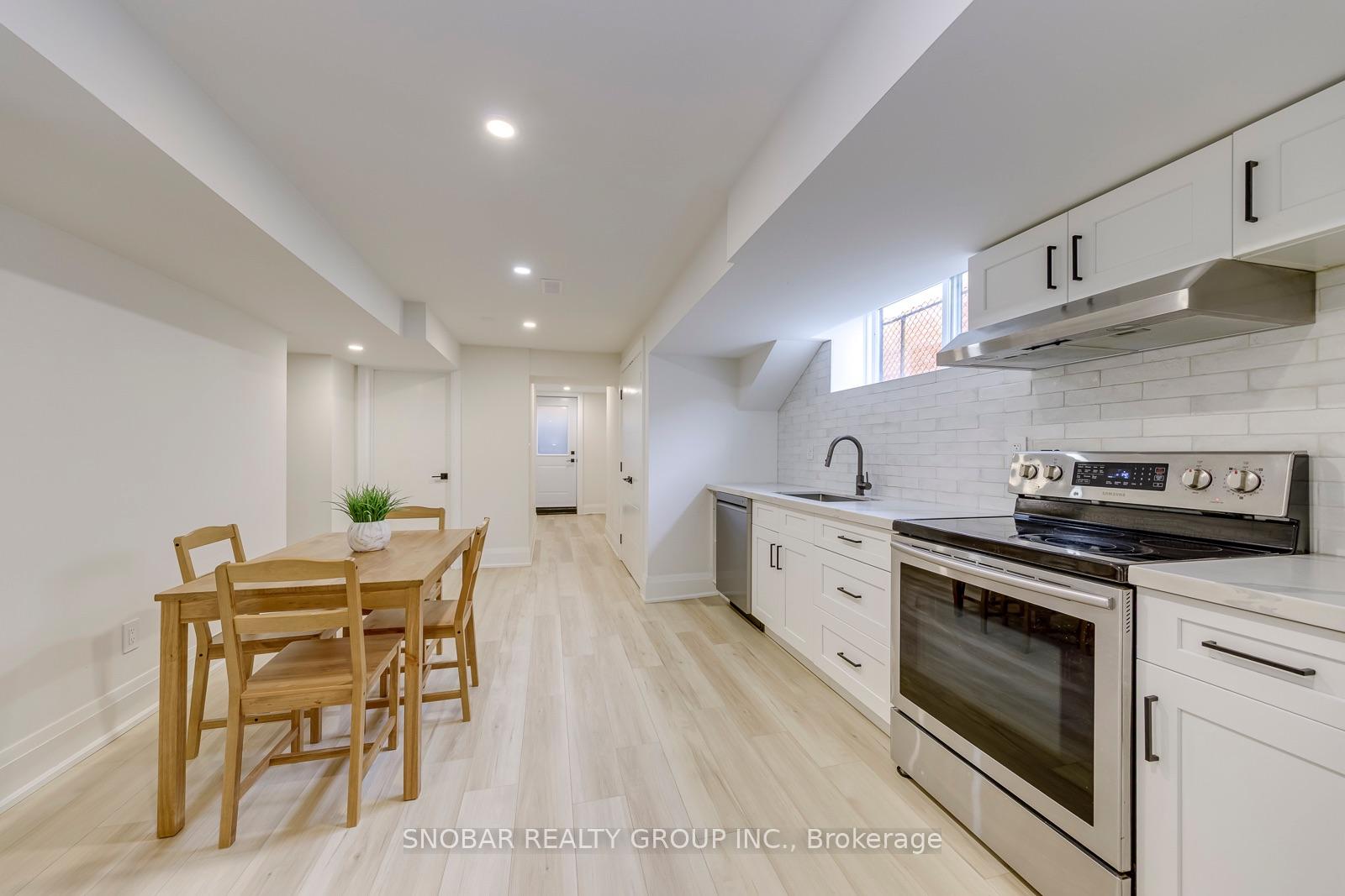 Photo 25 of 23 Mitre Place, Etobicoke, Kingsview Village-The Westway — HOMEH