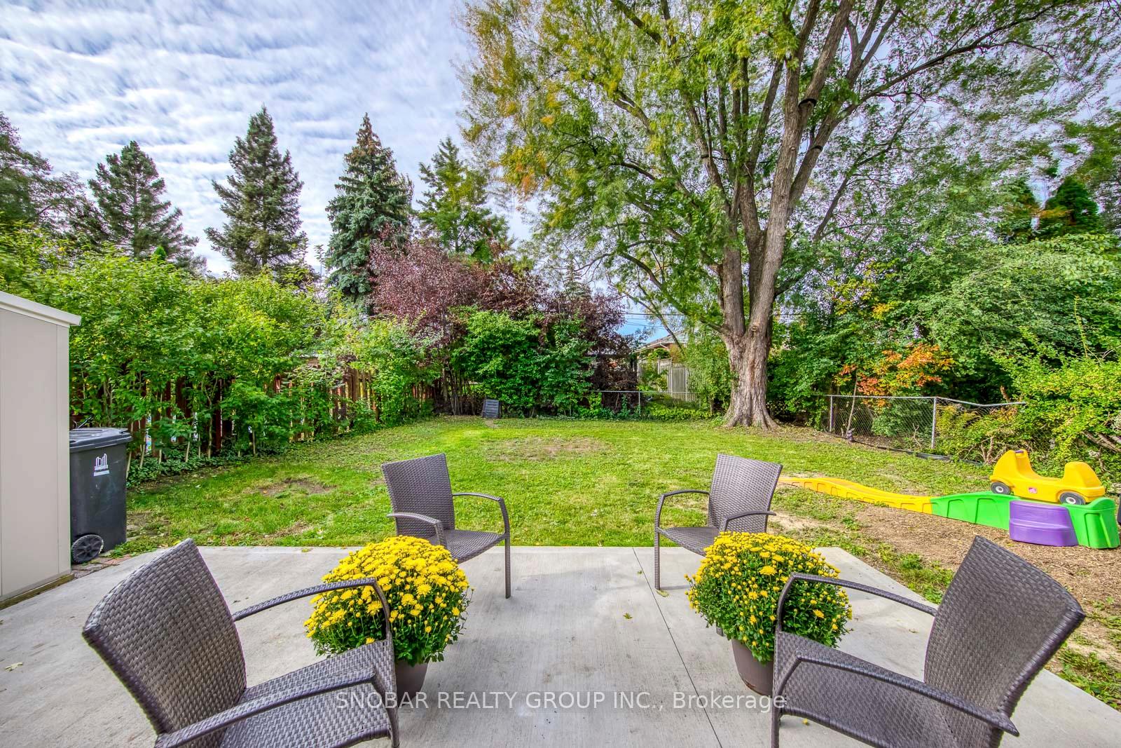 Photo 30 of 23 Mitre Place, Etobicoke, Kingsview Village-The Westway — HOMEH