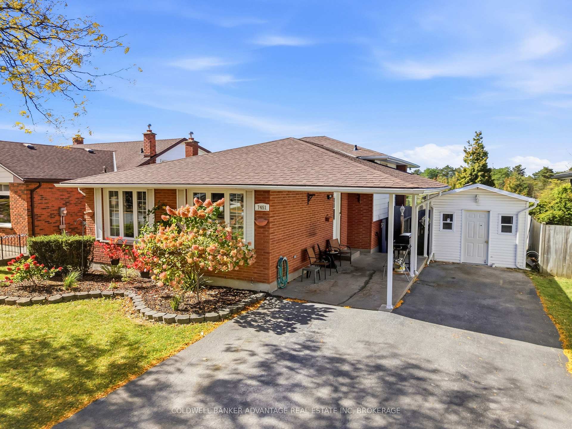 Photo 3 of 7451 Redhaven Crescent, Niagara Falls, Marineland — HOMEH