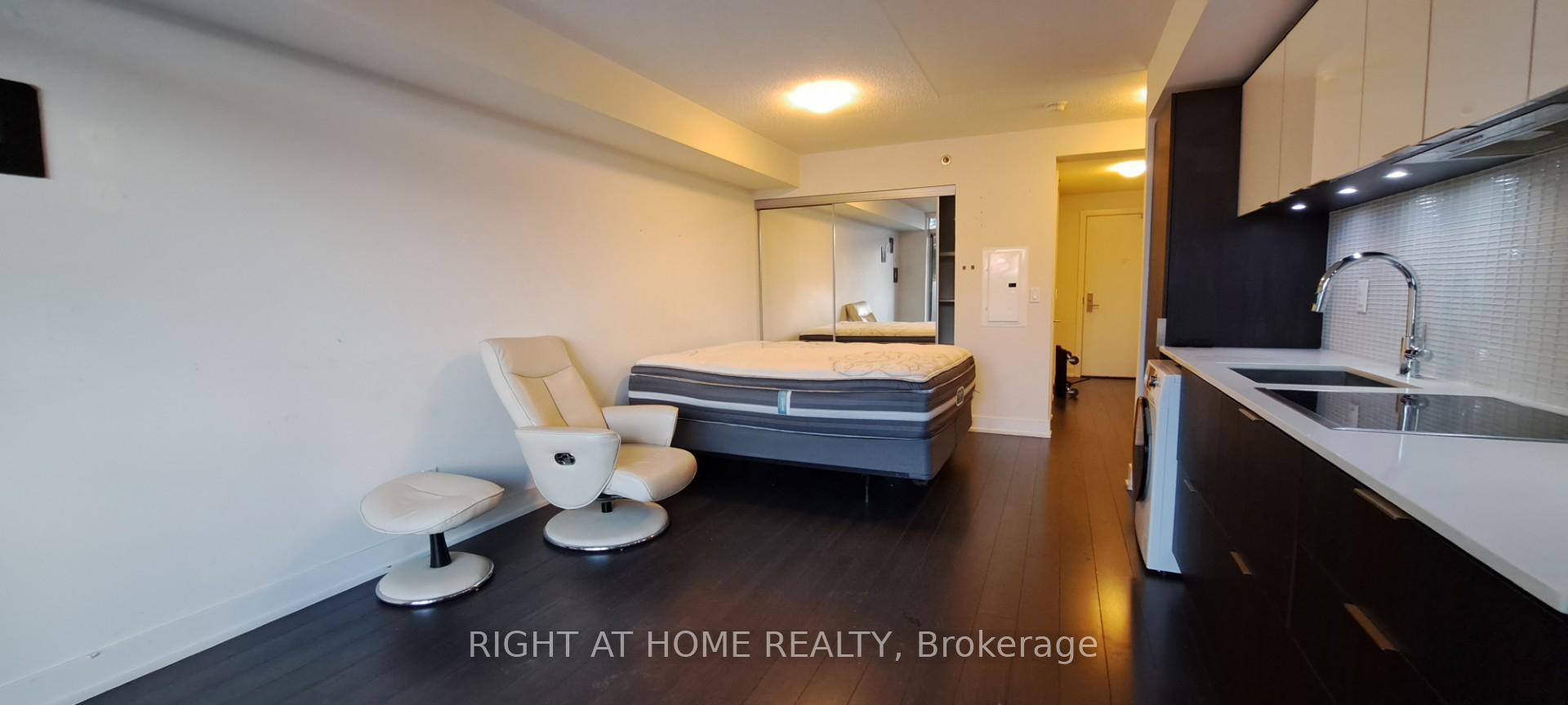Photo 8 of Unit 404, 318 Richmond Street W, Toronto, Waterfront Communities — HOMEH