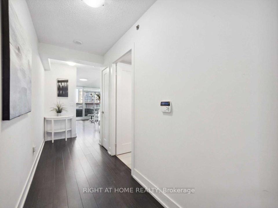Photo 9 of Unit 404, 318 Richmond Street W, Toronto, Waterfront Communities — HOMEH