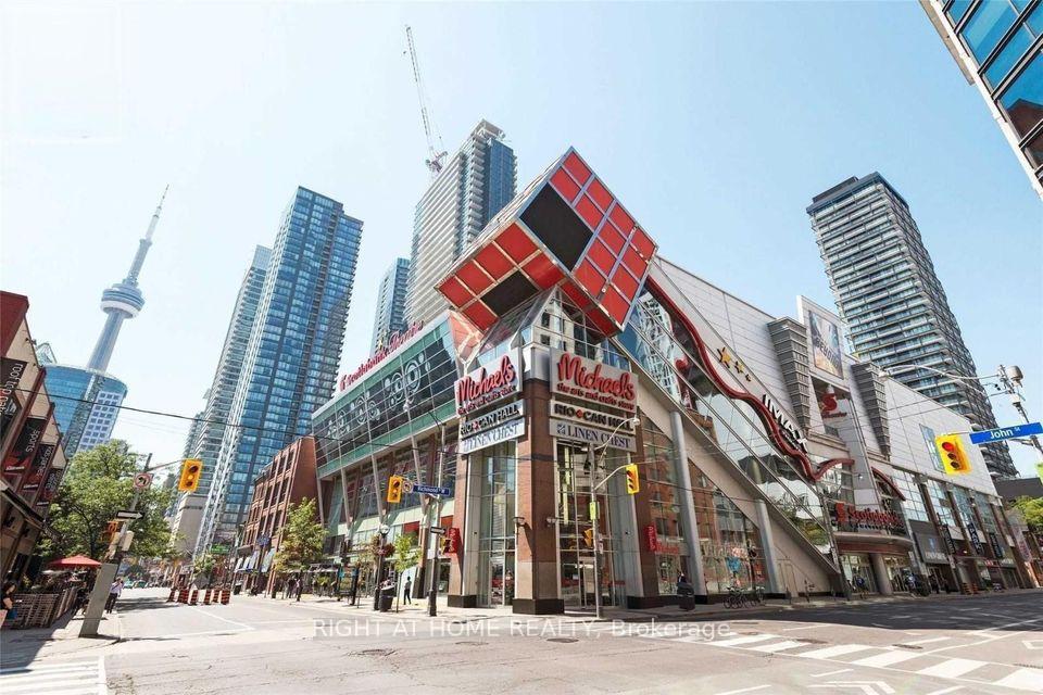 Photo 13 of Unit 404, 318 Richmond Street W, Toronto, Waterfront Communities — HOMEH