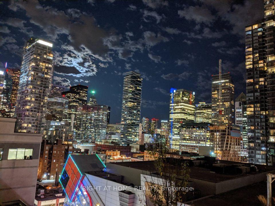 Photo 14 of Unit 404, 318 Richmond Street W, Toronto, Waterfront Communities — HOMEH