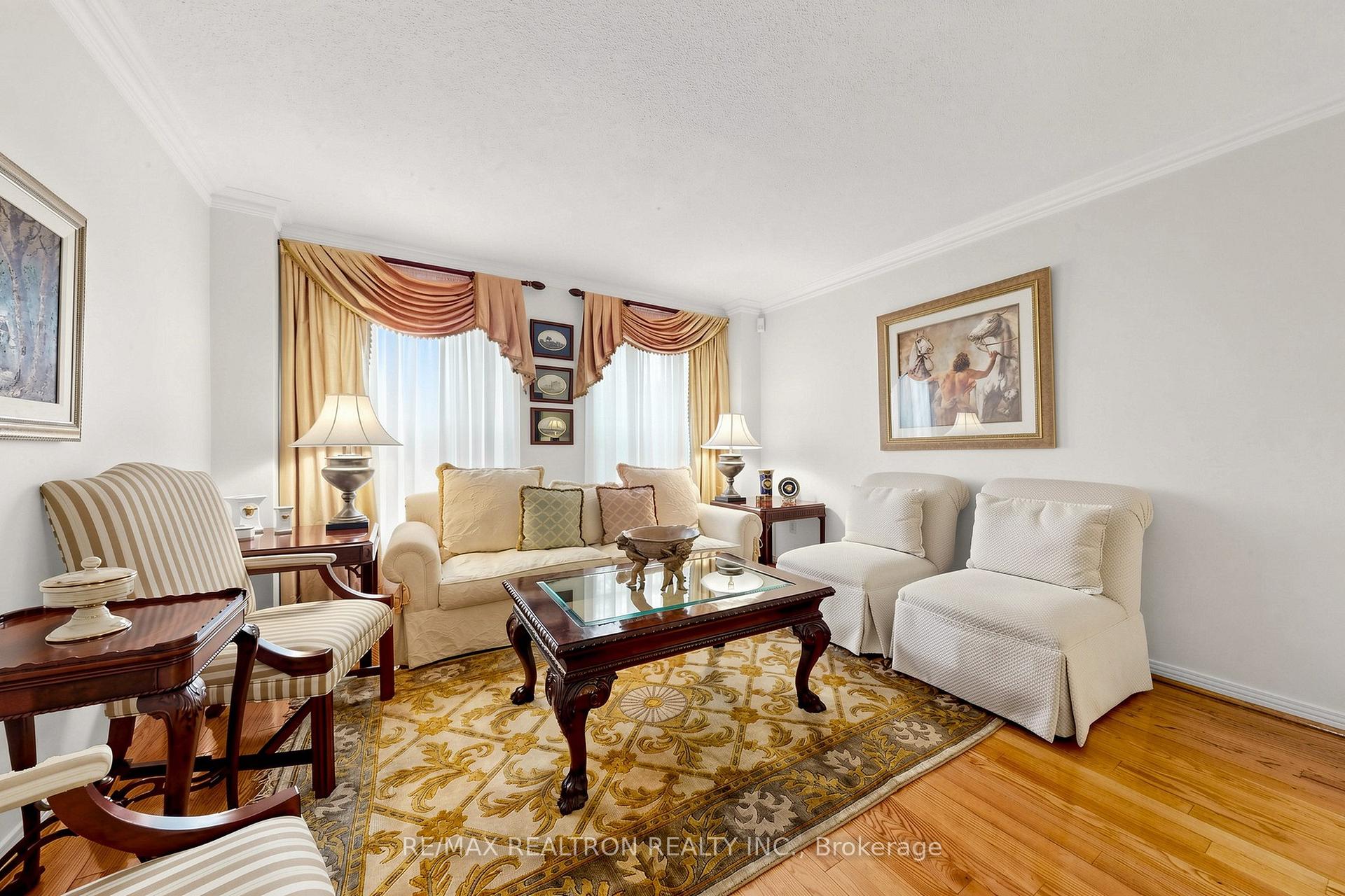 Photo 14 of 2 Manor Place, Brampton, Heart Lake West — HOMEH