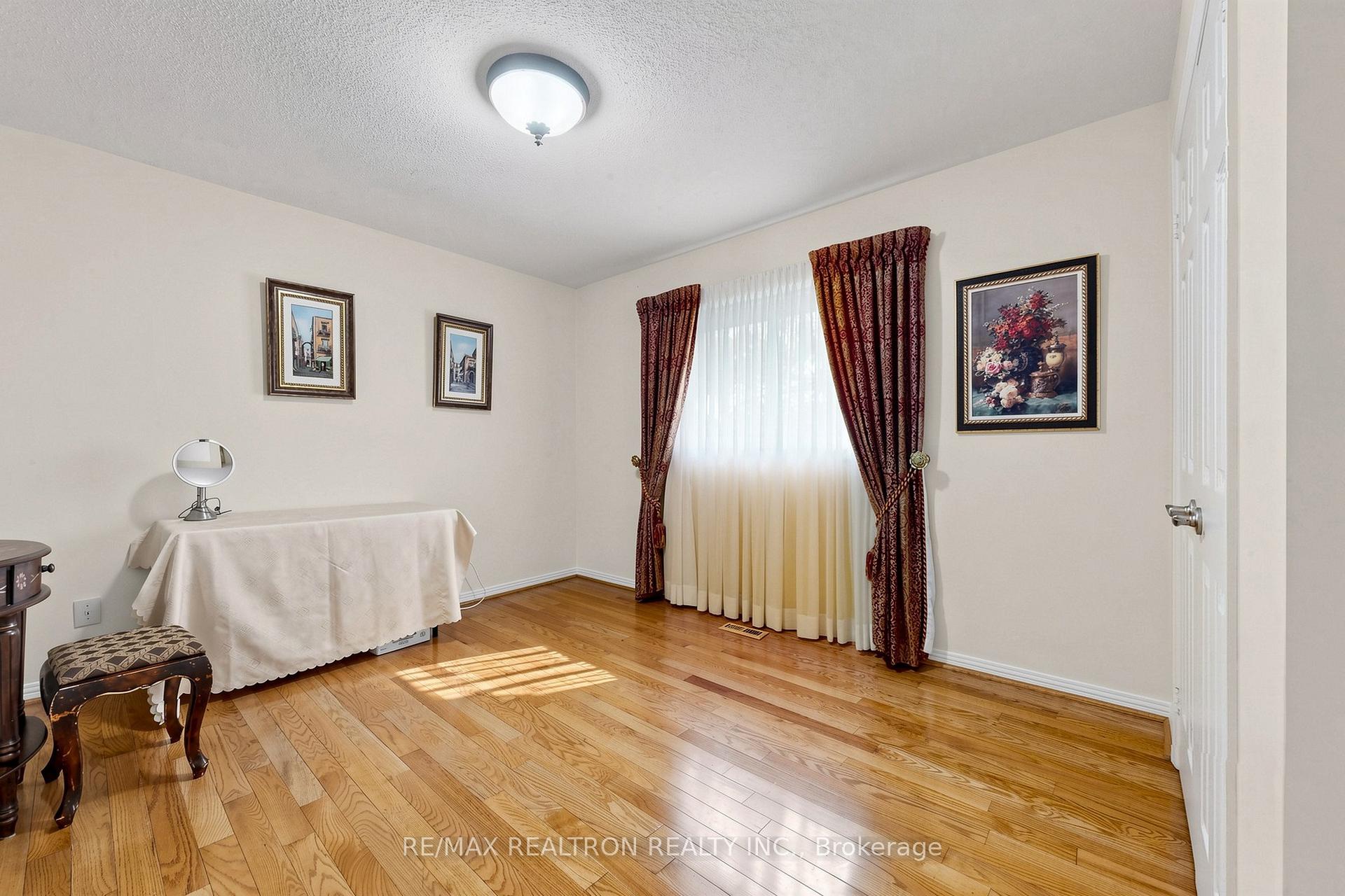 Photo 29 of 2 Manor Place, Brampton, Heart Lake West — HOMEH