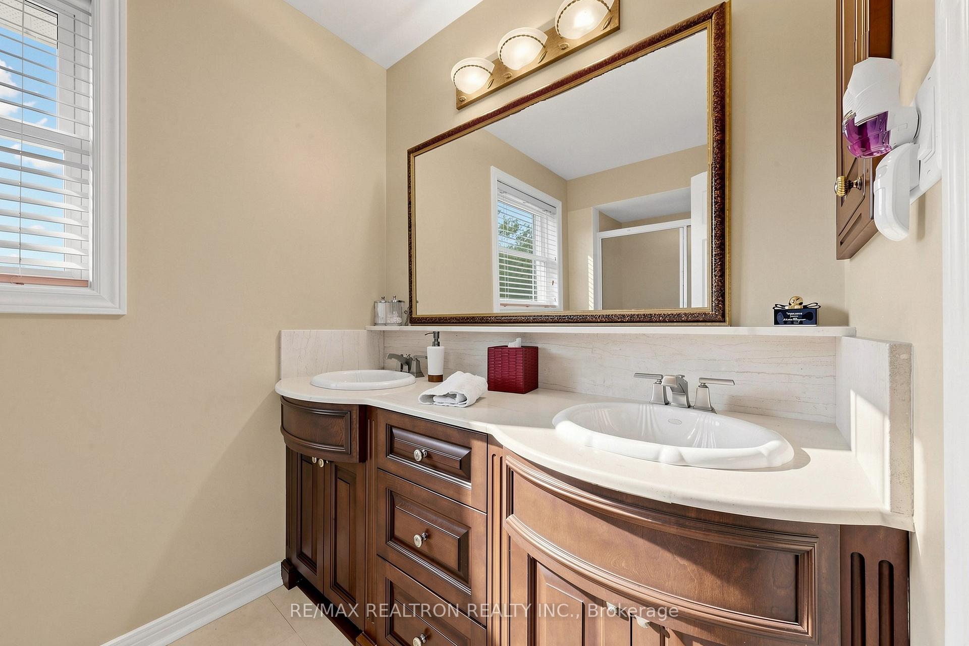 Photo 30 of 2 Manor Place, Brampton, Heart Lake West — HOMEH