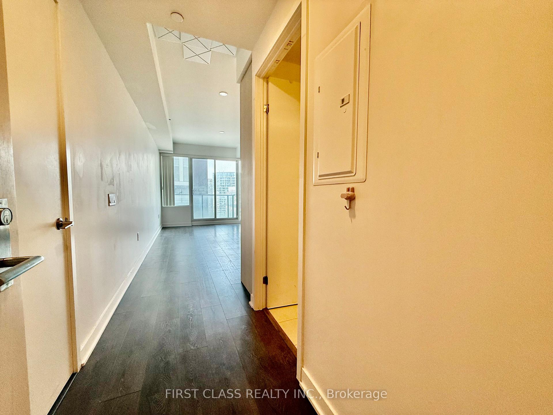 Photo 3 of Unit 2603, 115 Blue Jays Way, Toronto, Waterfront Communities — HOMEH