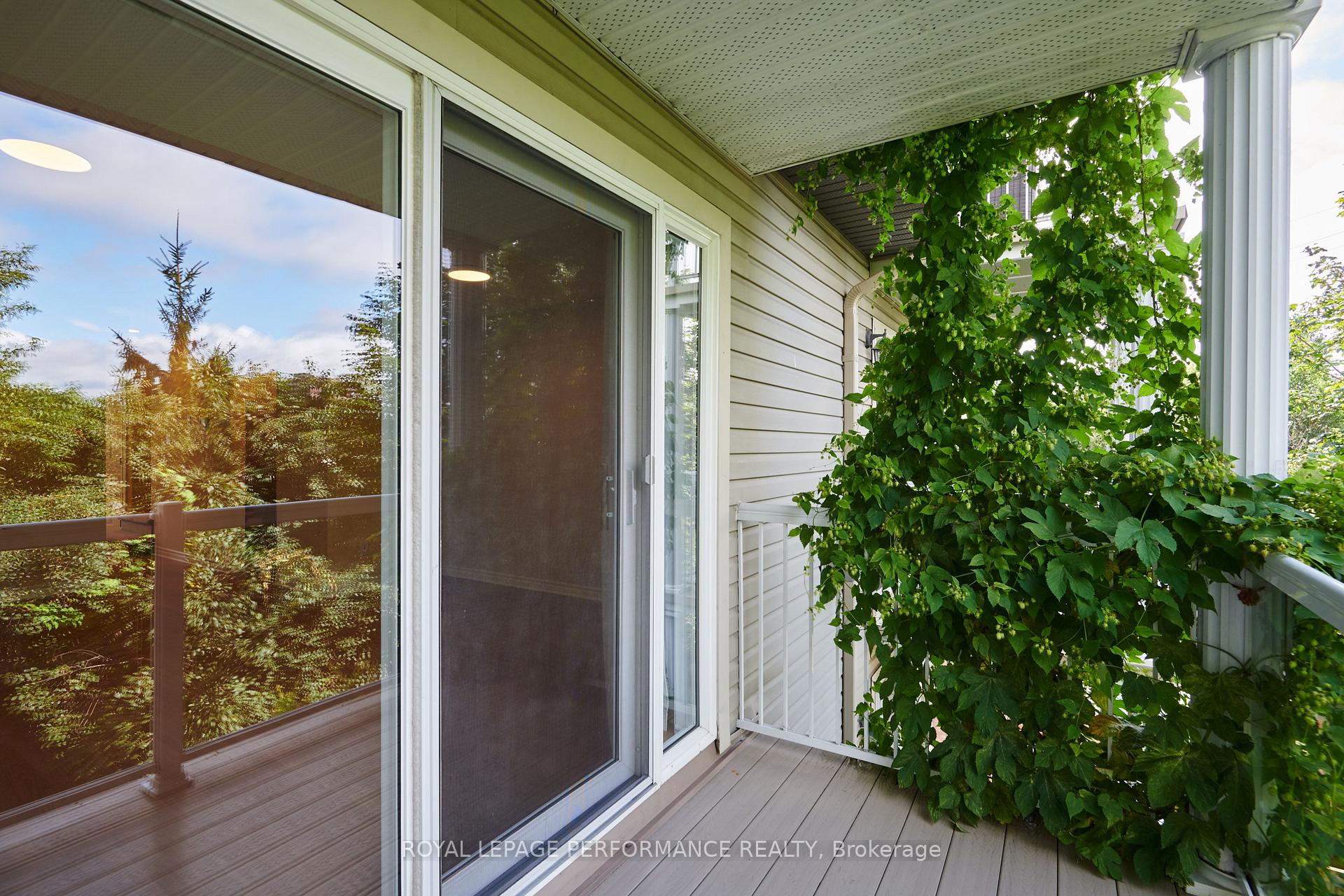 Photo 15 of 64 Mayflower Private, Ottawa, Woodroffe — HOMEH