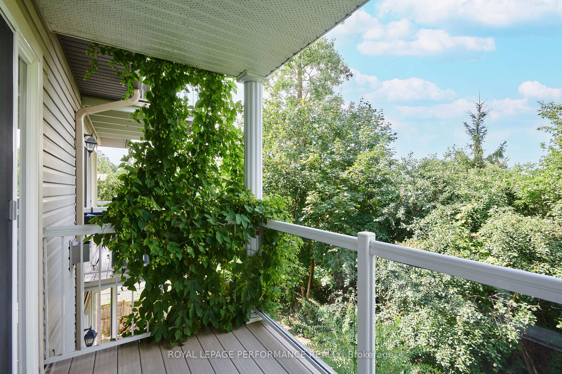 Photo 16 of 64 Mayflower Private, Ottawa, Woodroffe — HOMEH
