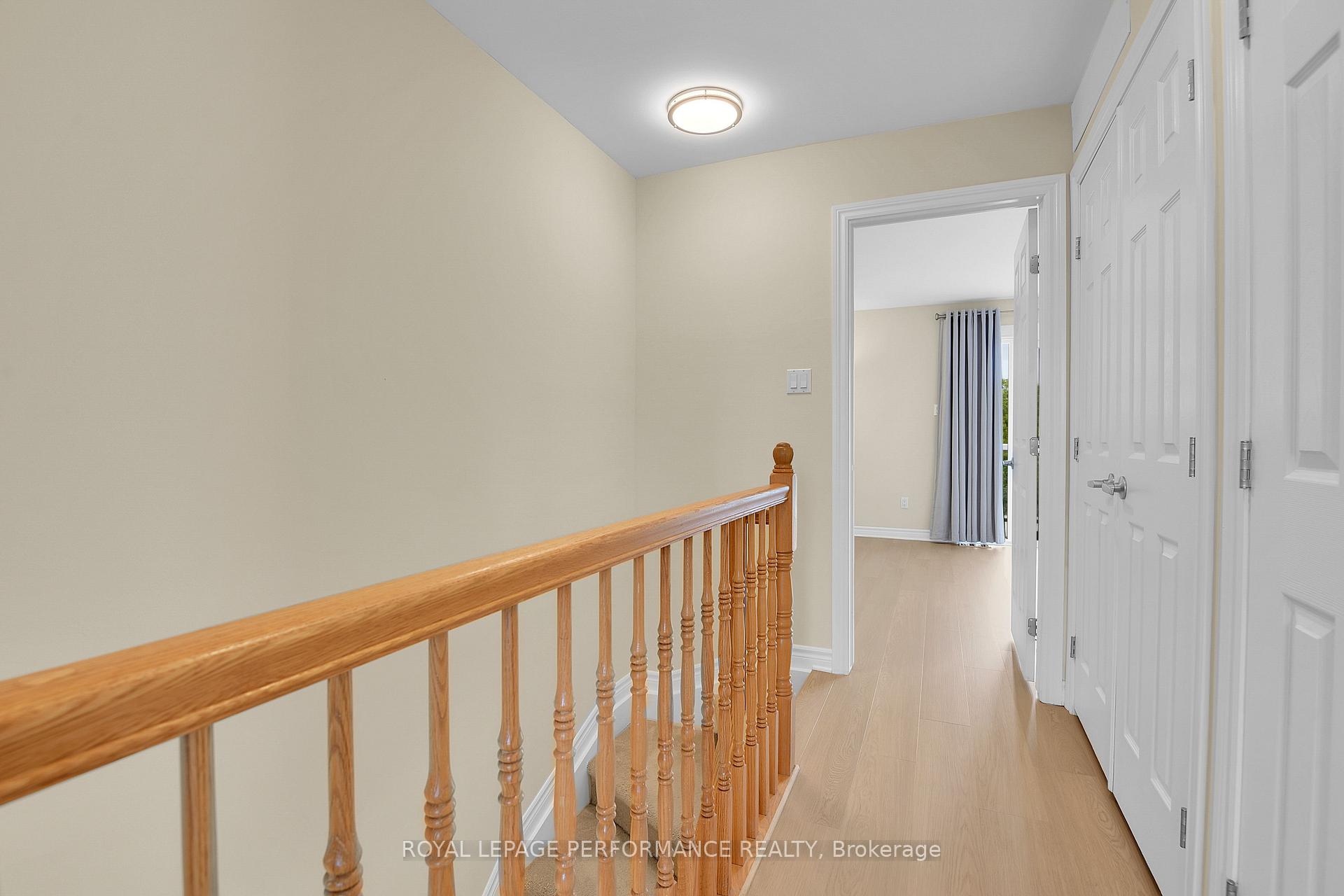 Photo 24 of 64 Mayflower Private, Ottawa, Woodroffe — HOMEH