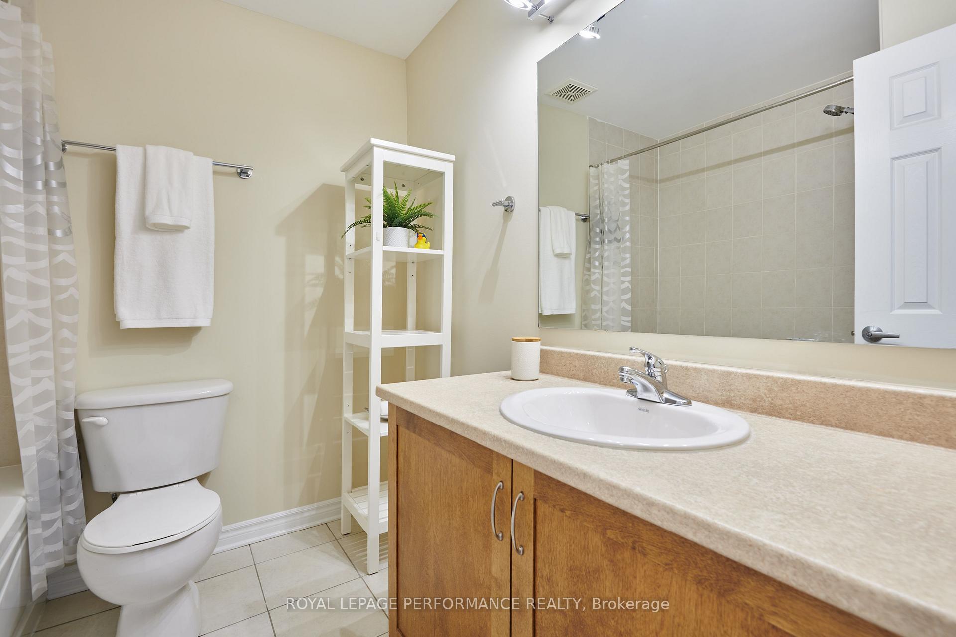 Photo 34 of 64 Mayflower Private, Ottawa, Woodroffe — HOMEH