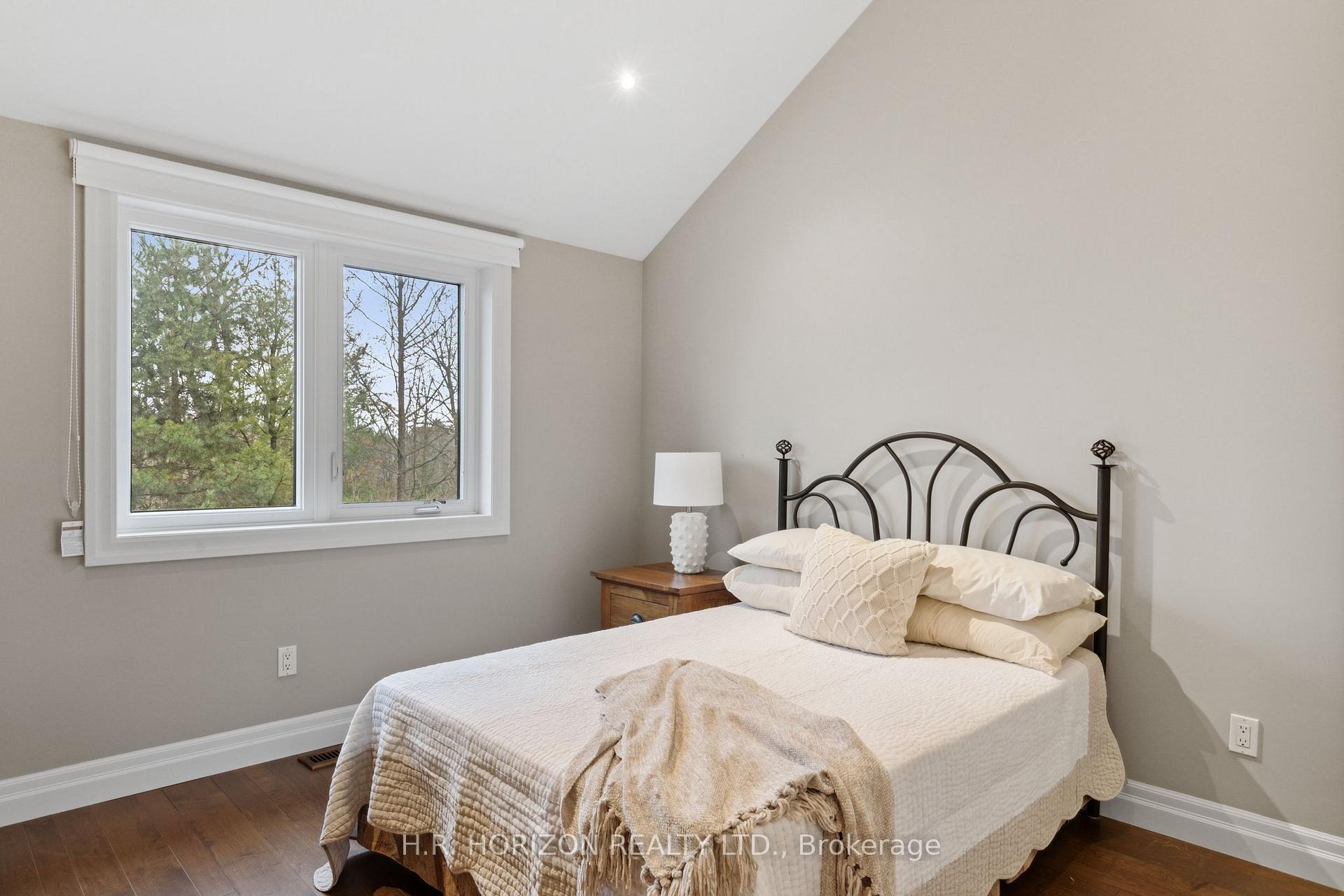 Photo 12 of 214 Russell Street E, Blue Mountains — HOMEH