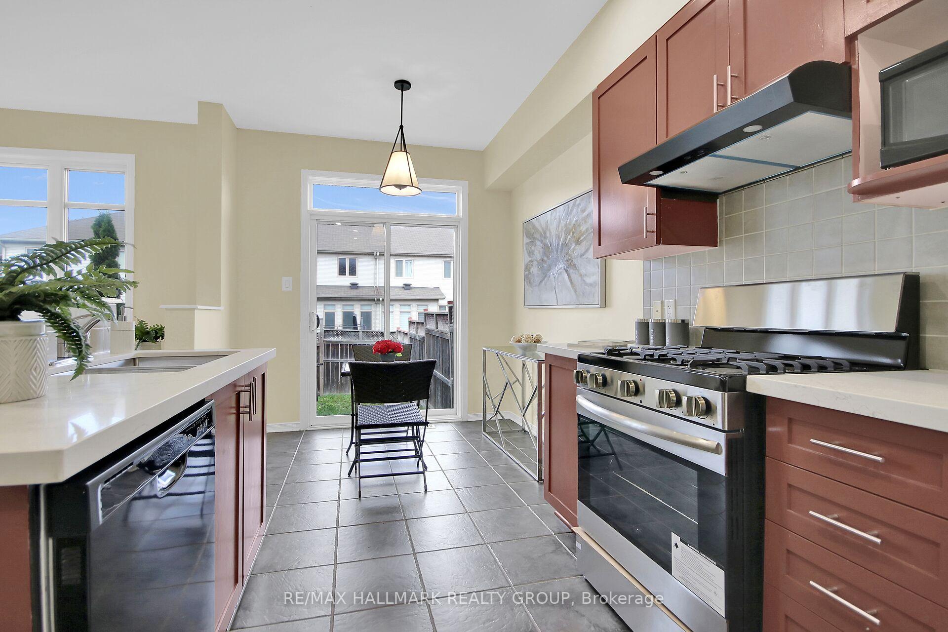 Photo 11 of 152 Calaveras Avenue, Ottawa, Barrhaven - Longfields — HOMEH