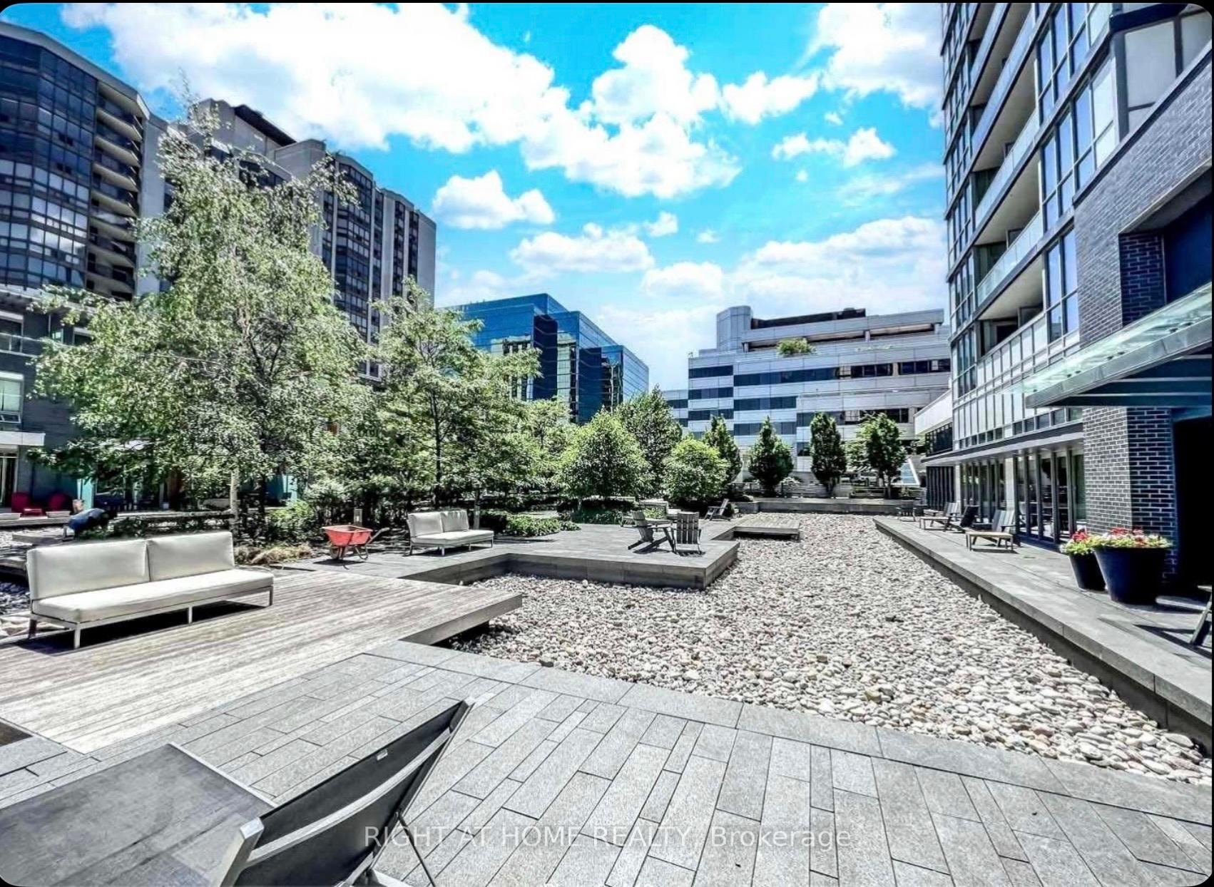 Photo 16 of Unit 409, 88 Sheppard Avenue E, North York, Willowdale East — HOMEH