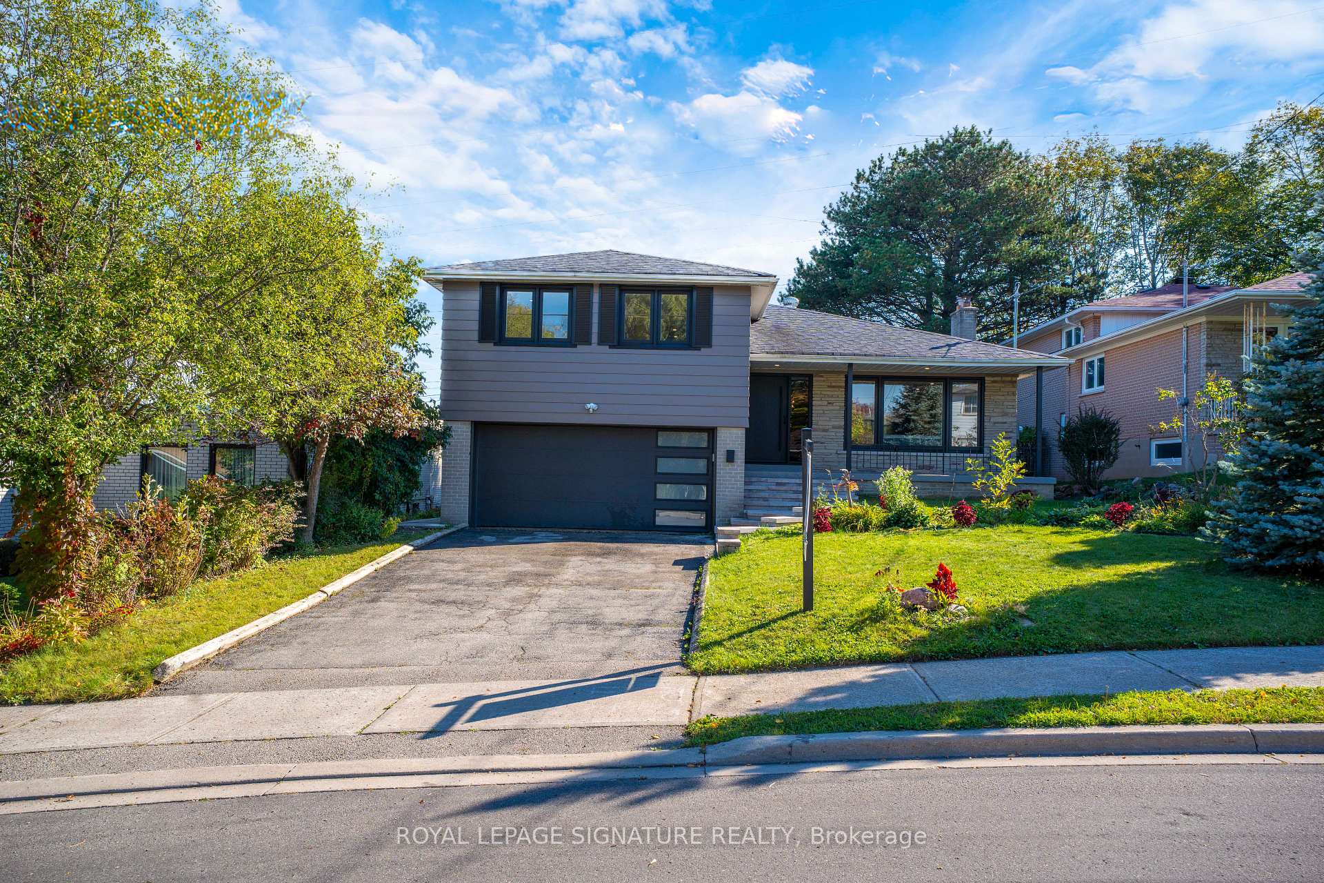 Photo 2 of 49 Snowcrest Avenue, North York, Bayview Woods-Steeles — HOMEH