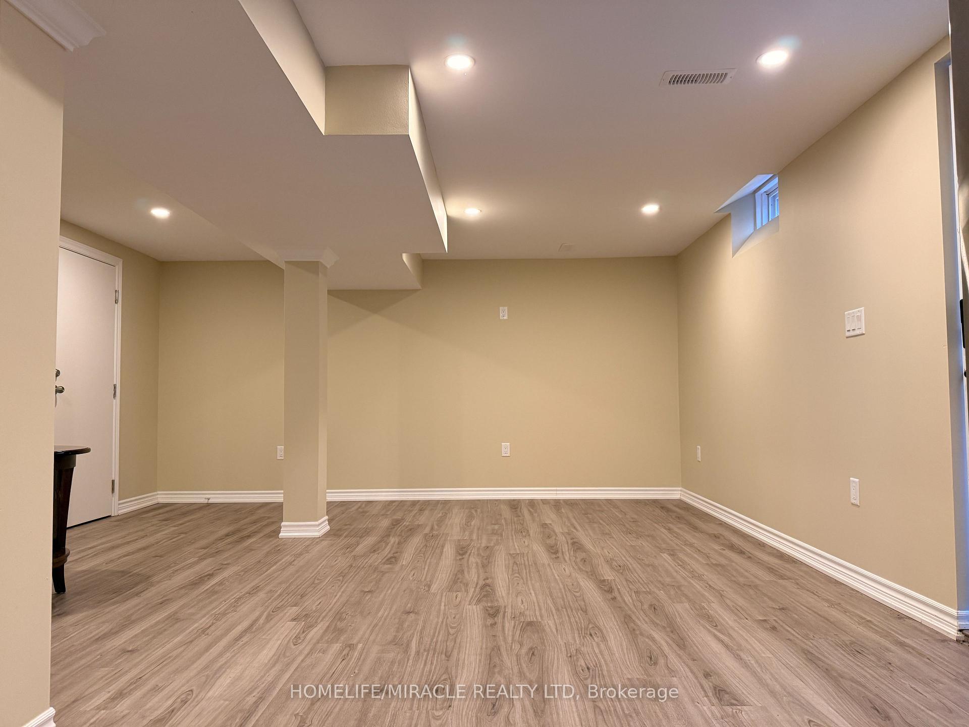 Photo 6 of 18 Burnley Place, Brampton, Heart Lake West — HOMEH