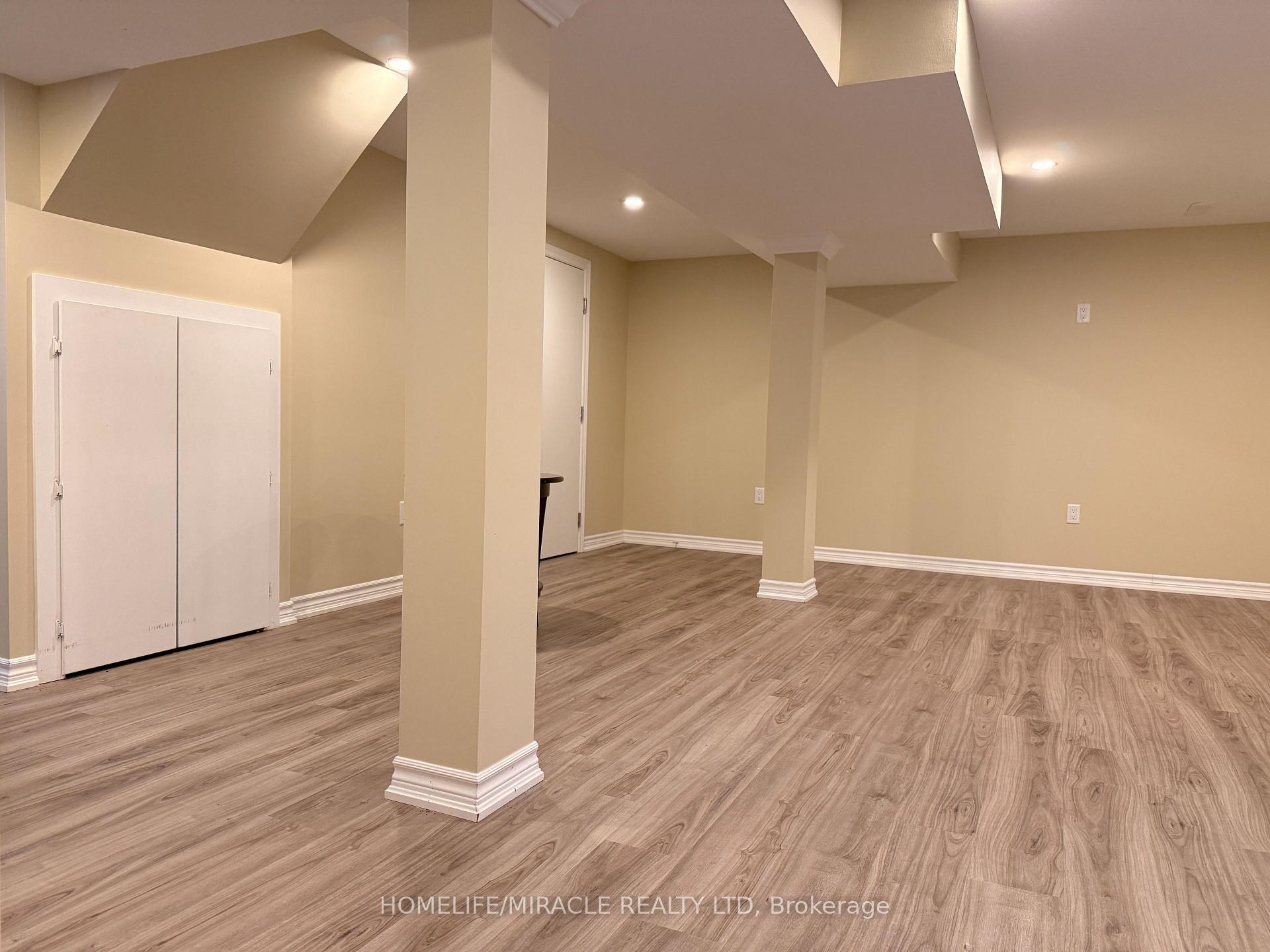 Photo 7 of 18 Burnley Place, Brampton, Heart Lake West — HOMEH