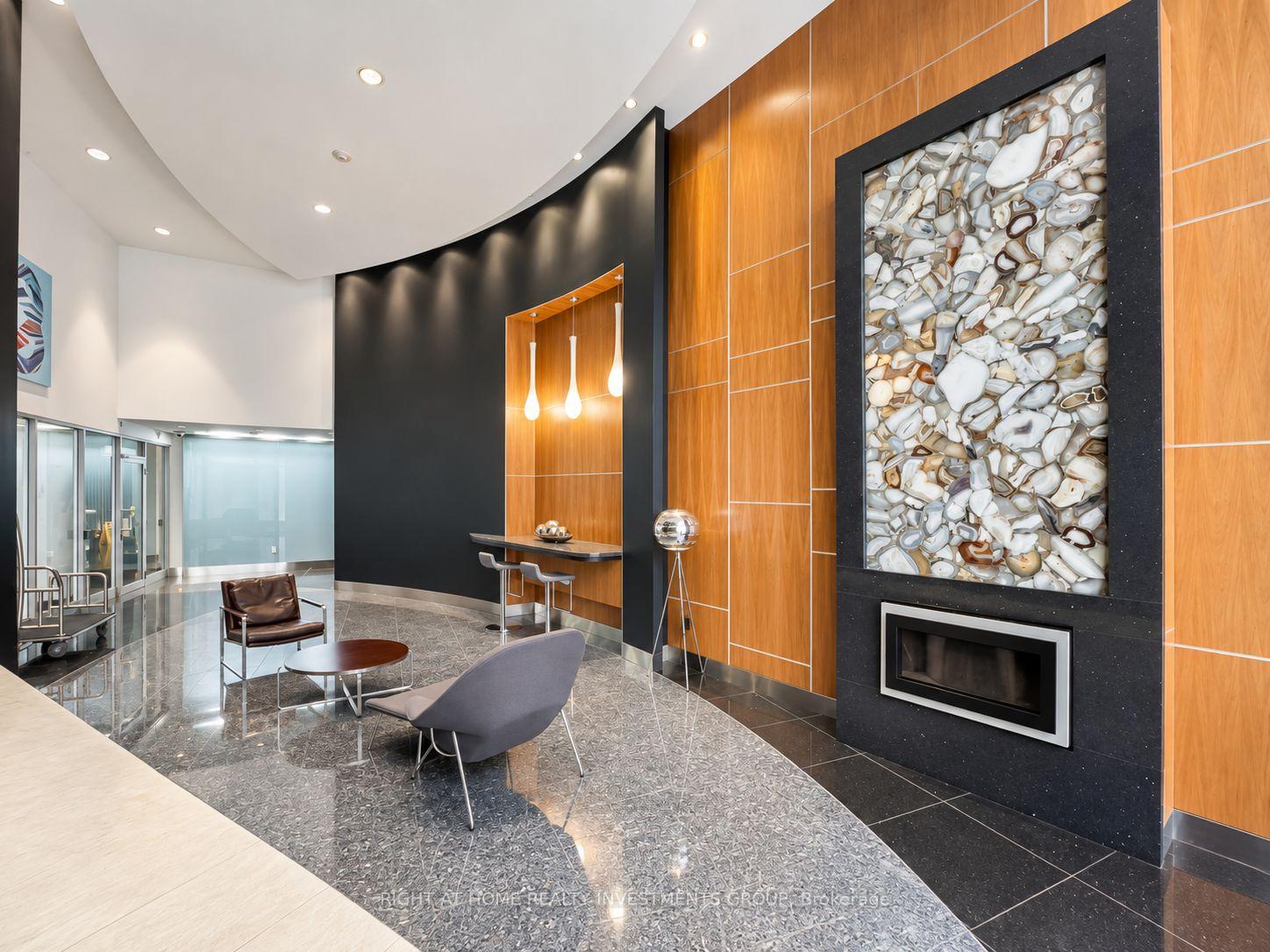 Photo 4 of Unit 809, 38 Dan Leckie Way, Toronto, Waterfront Communities — HOMEH
