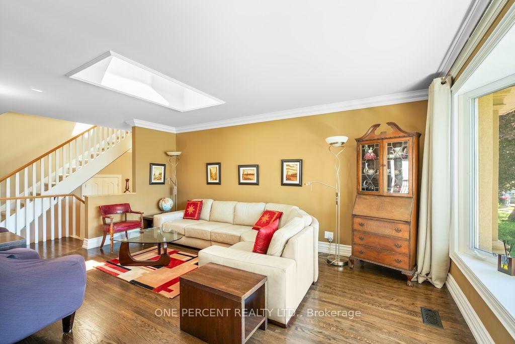 Photo 5 of 583 Stephens Crescent, Oakville, West — HOMEH