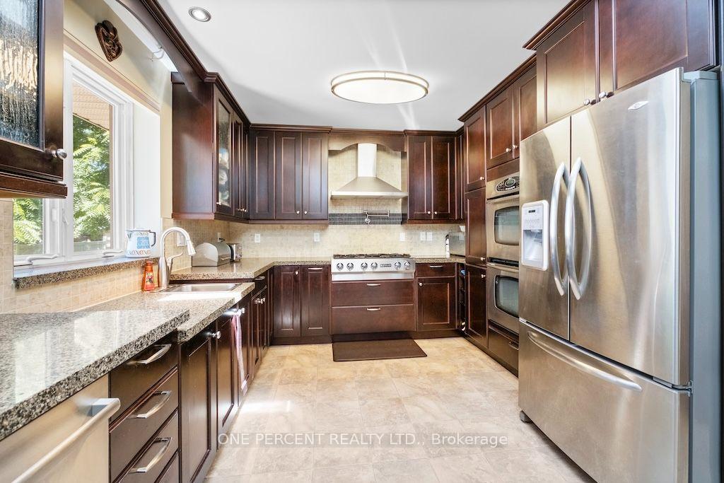 Photo 9 of 583 Stephens Crescent, Oakville, West — HOMEH