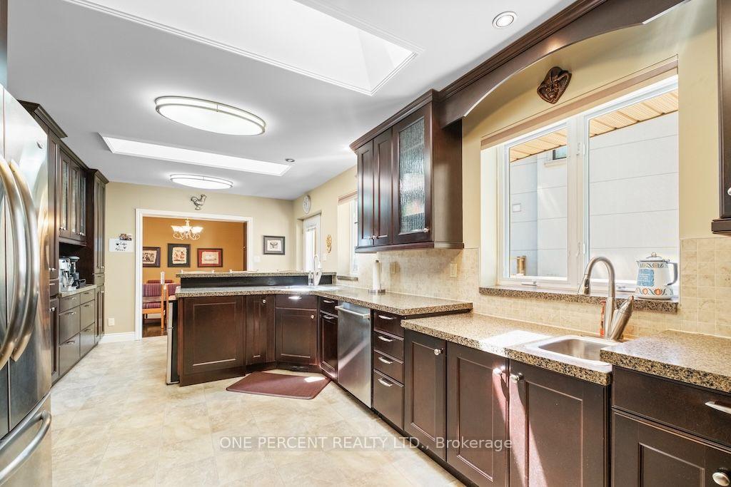 Photo 10 of 583 Stephens Crescent, Oakville, West — HOMEH
