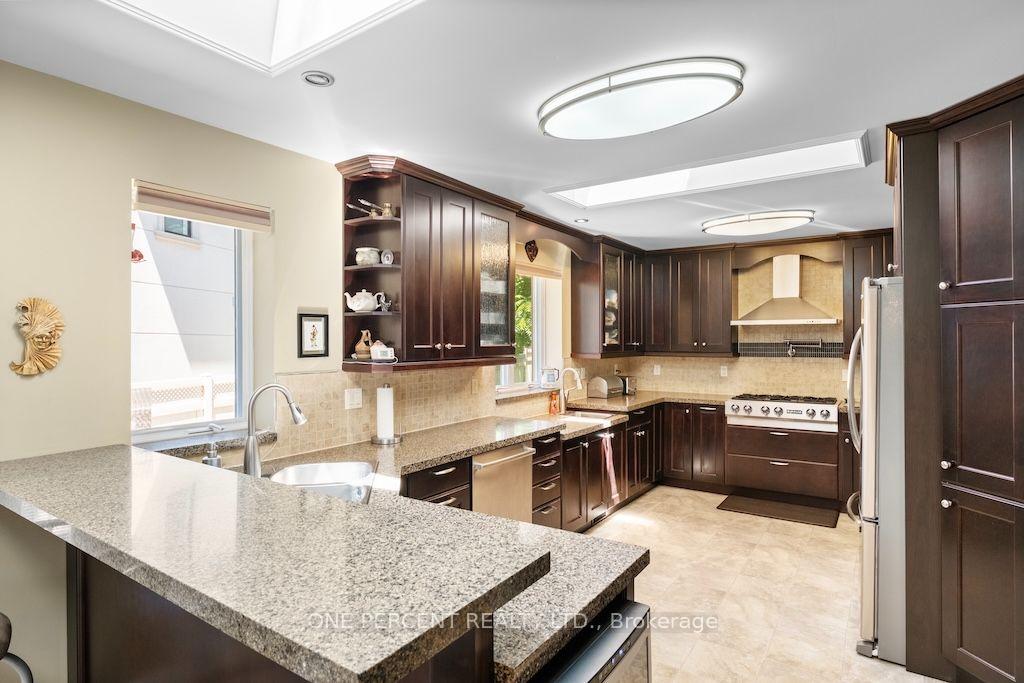 Photo 11 of 583 Stephens Crescent, Oakville, West — HOMEH