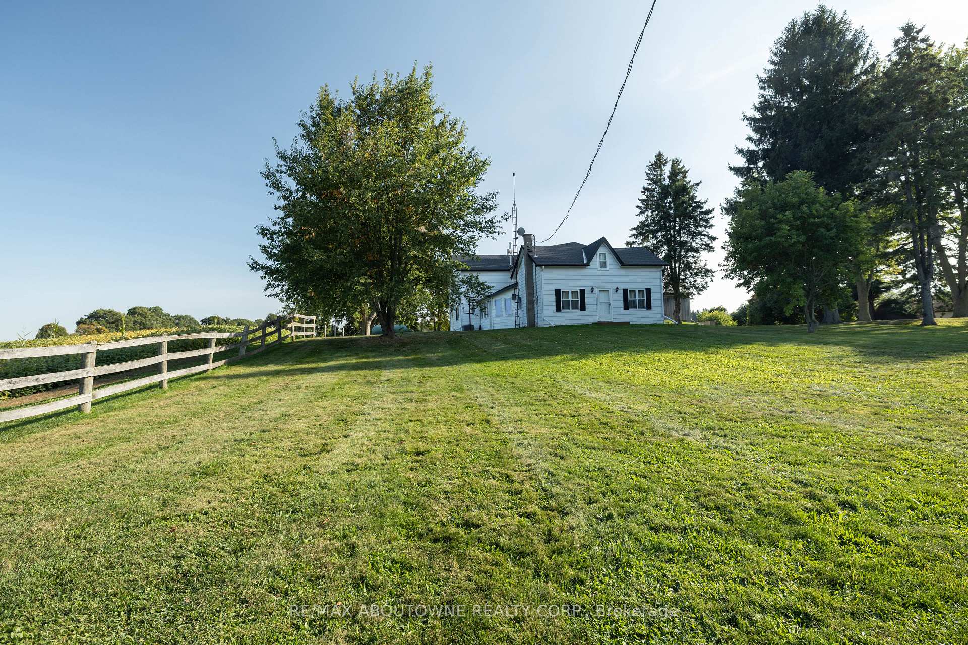 Photo 2 of 3276 Governors Road, Hamilton, Rural Ancaster — HOMEH