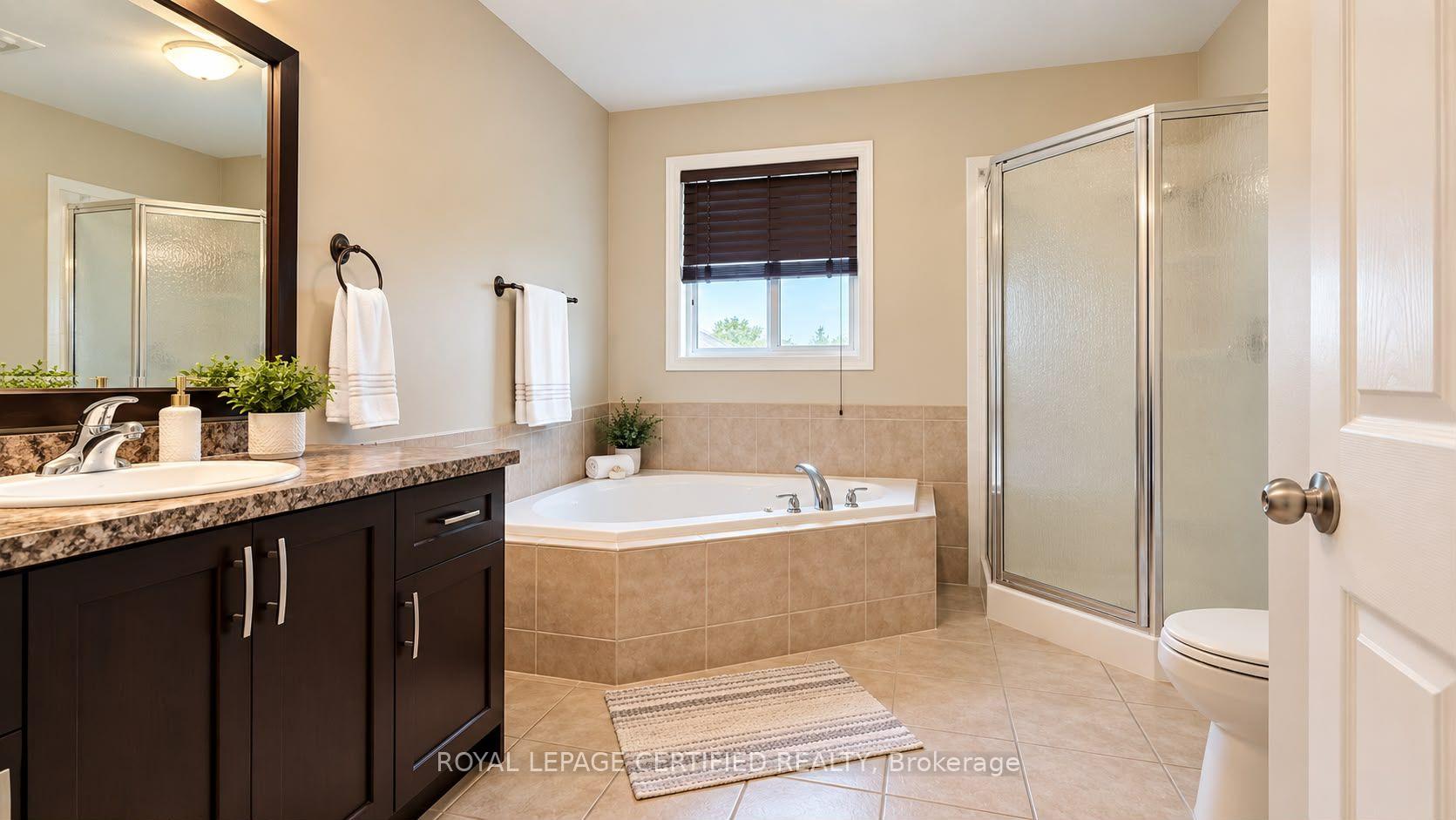 Photo 21 of 115 Davinci Boulevard, Hamilton, Carpenter — HOMEH