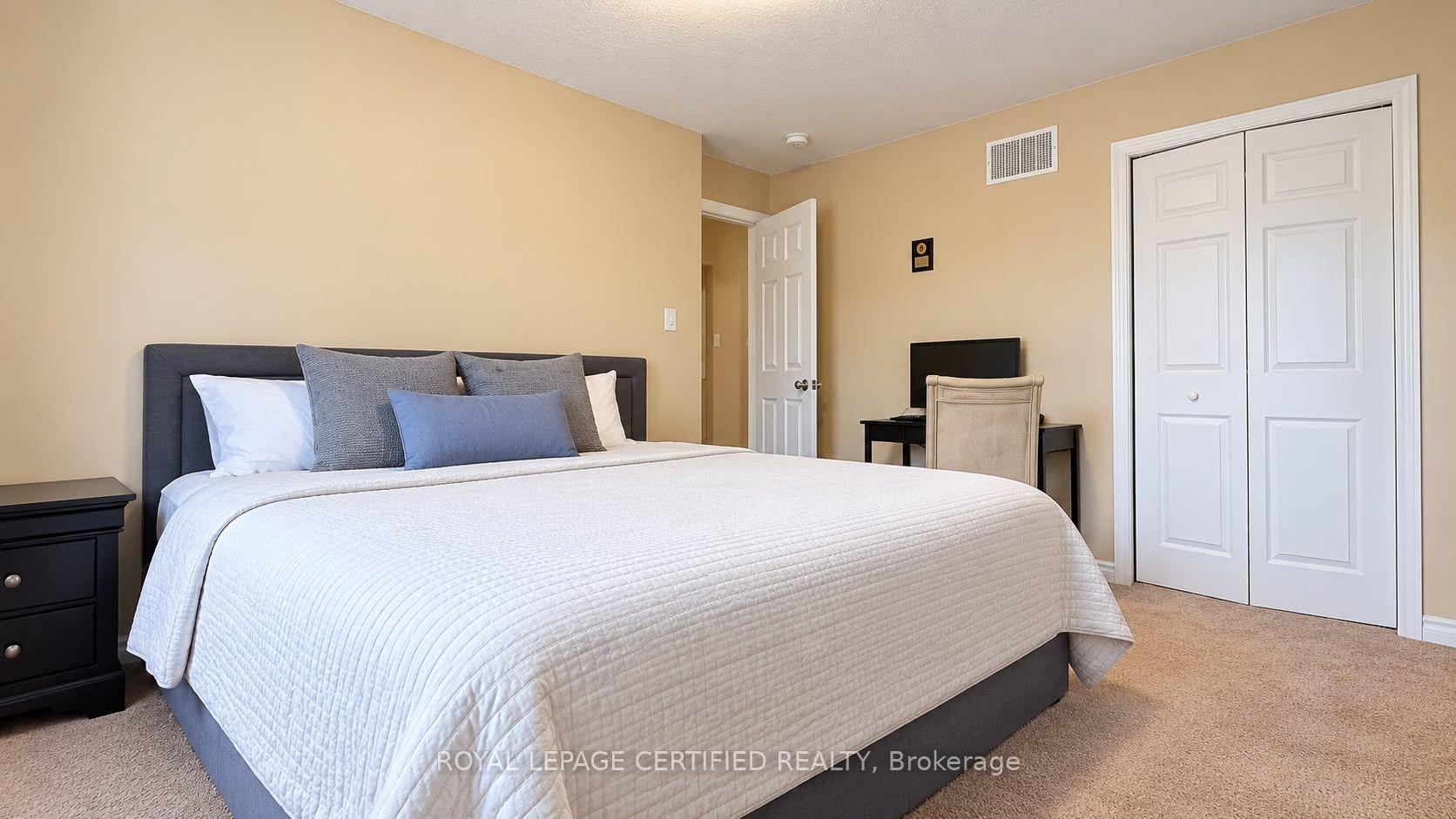 Photo 23 of 115 Davinci Boulevard, Hamilton, Carpenter — HOMEH