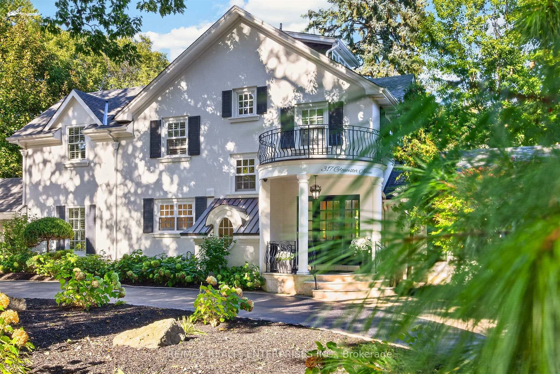 Photo 4 of 317 Gloucester Avenue, Oakville, Old Oakville — HOMEH