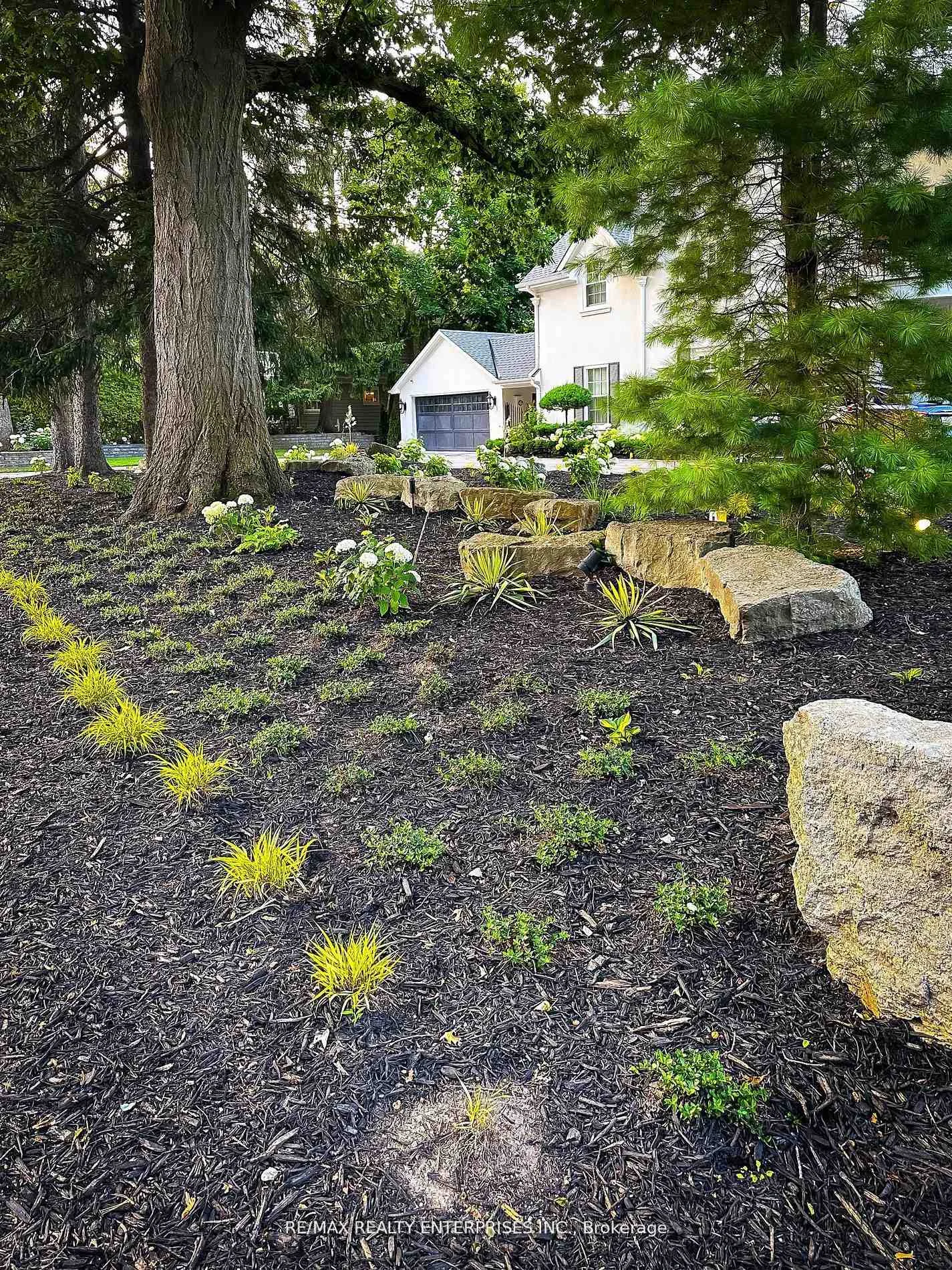 Photo 13 of 317 Gloucester Avenue, Oakville, Old Oakville — HOMEH