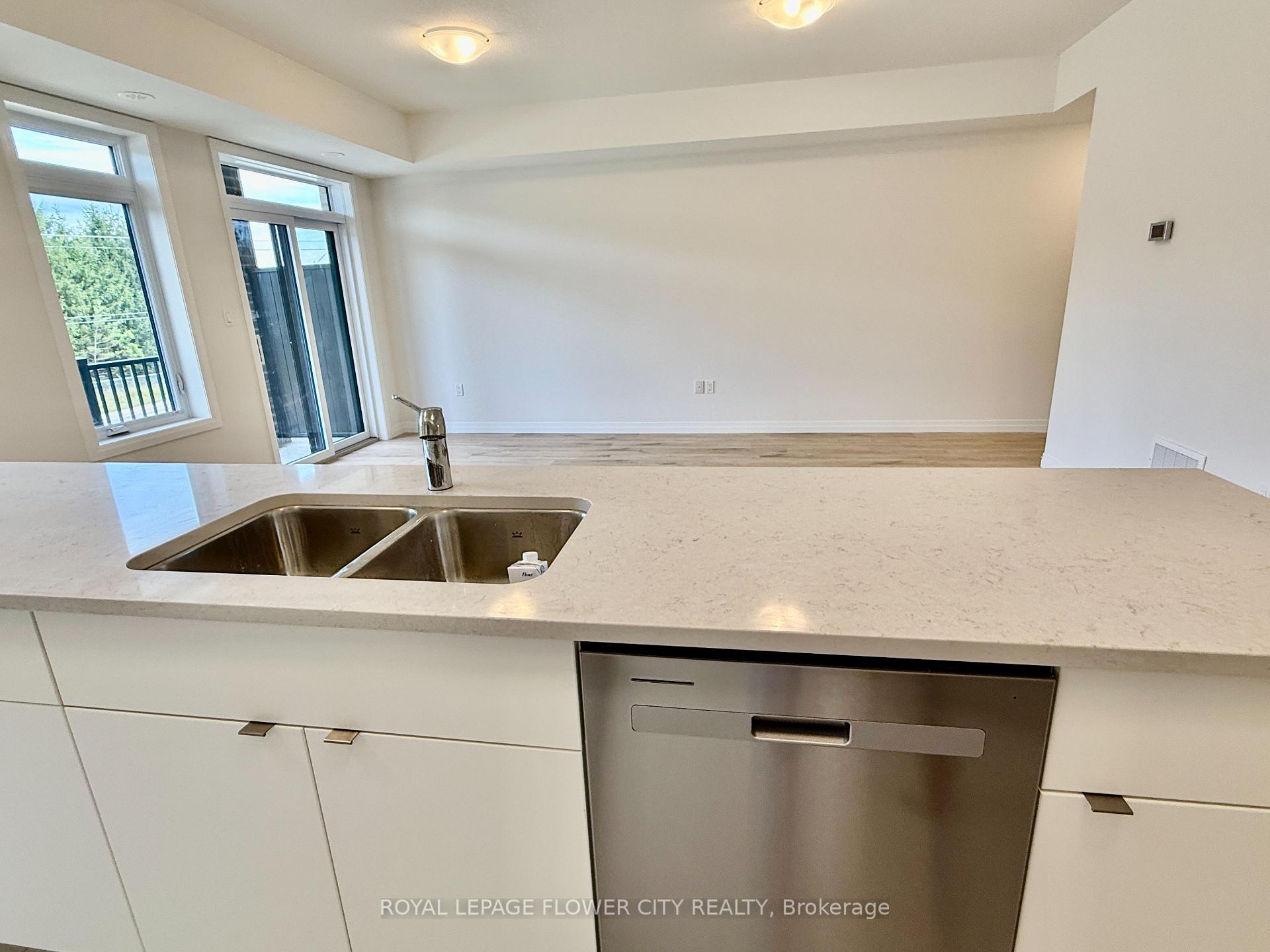 Photo 10 of Unit H079, 44 Thatcher Drive, Guelph, Kortright East — HOMEH