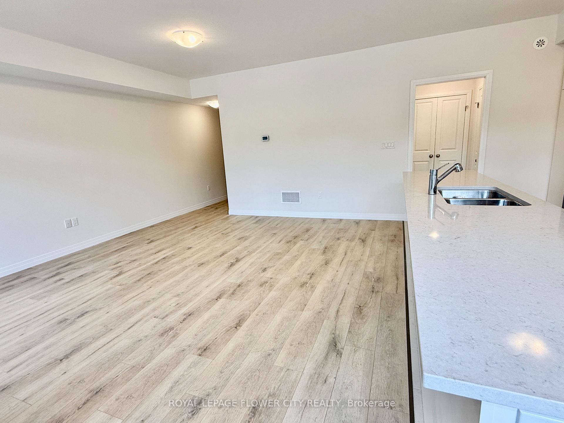 Photo 11 of Unit H079, 44 Thatcher Drive, Guelph, Kortright East — HOMEH