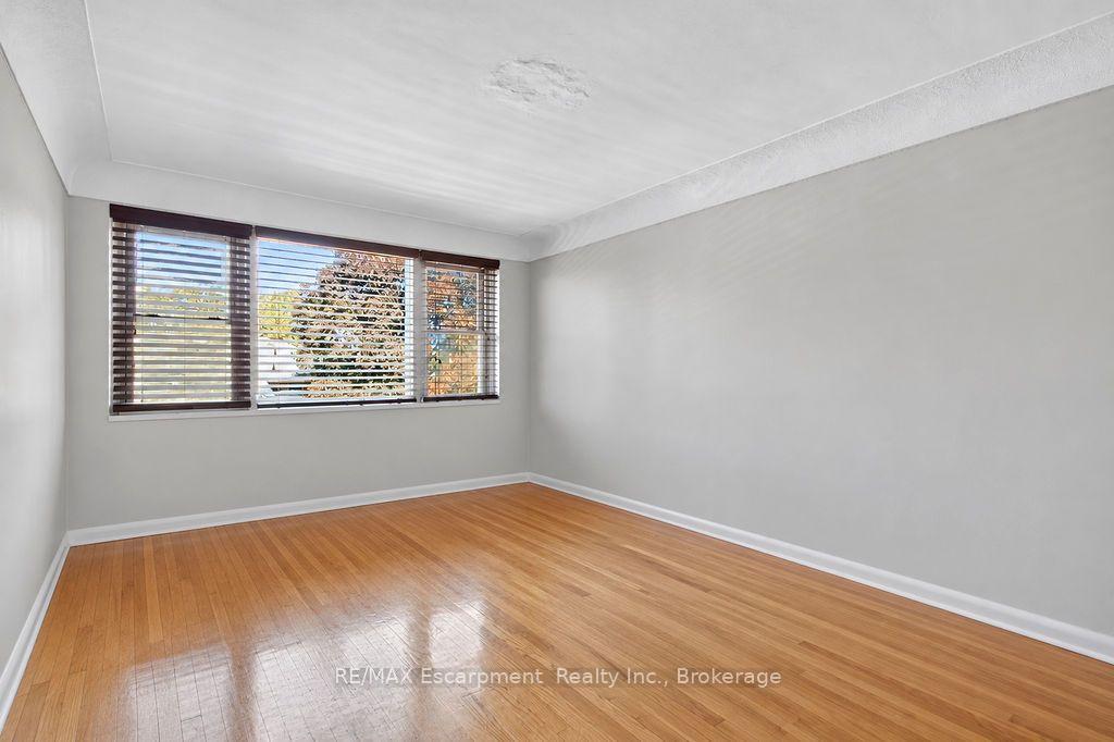 Photo of Unit 303, 830 Robinson Street
