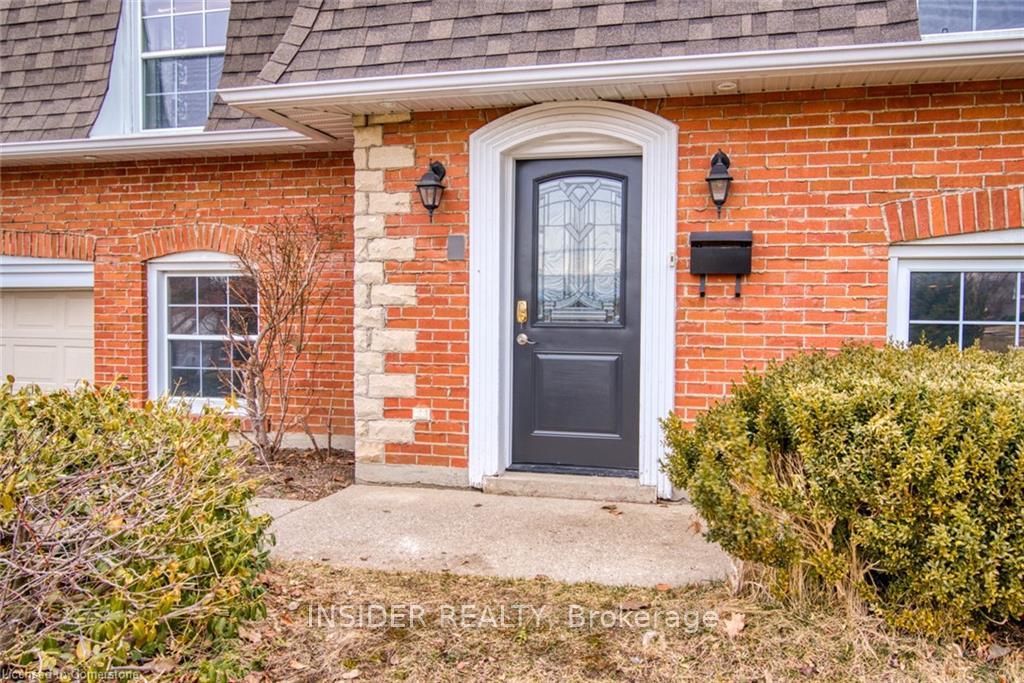 Photo 3 of 234 Shakespeare Drive, Waterloo, Beechwood — HOMEH