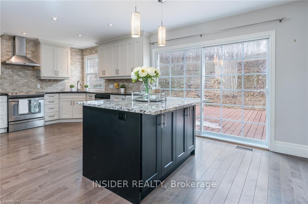 Photo 17 of 234 Shakespeare Drive, Waterloo, Beechwood — HOMEH