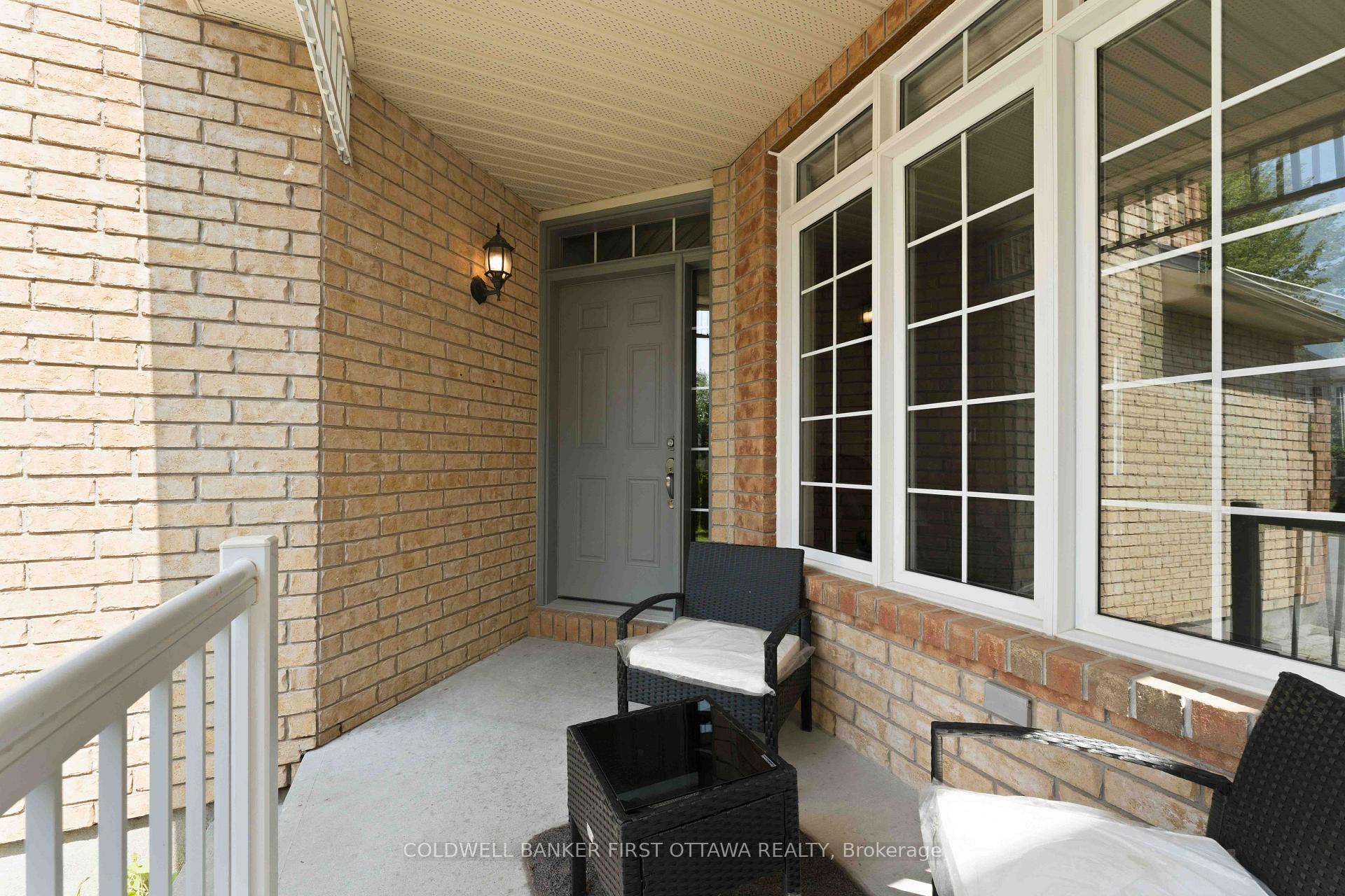 Photo 4 of 150 Strathcarron Crescent, Ottawa, Kanata - Morgan's Grant/South March — HOMEH
