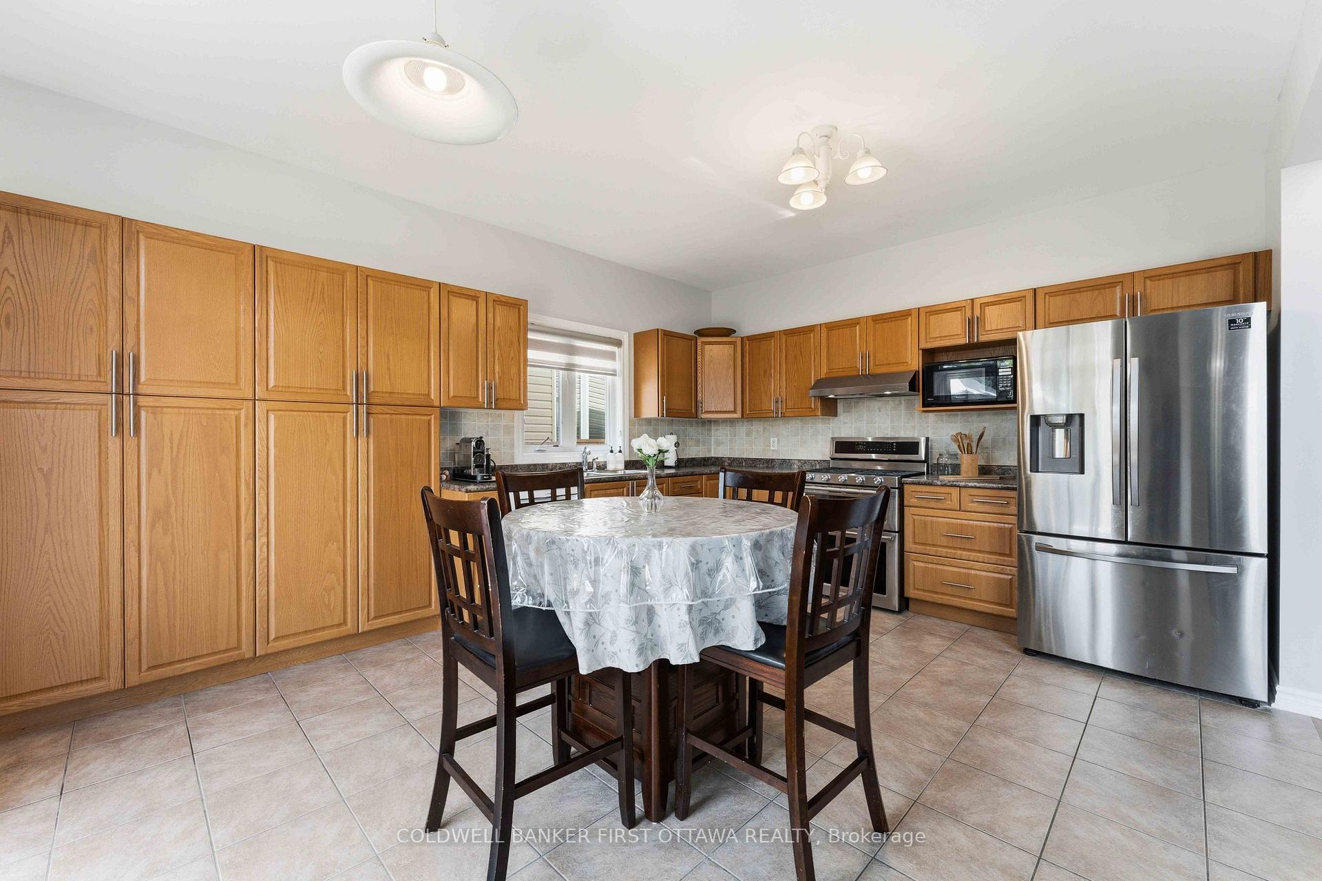 Photo 22 of 150 Strathcarron Crescent, Ottawa, Kanata - Morgan's Grant/South March — HOMEH
