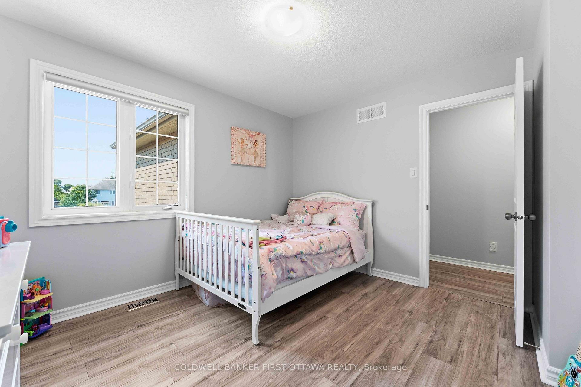 Photo 33 of 150 Strathcarron Crescent, Ottawa, Kanata - Morgan's Grant/South March — HOMEH