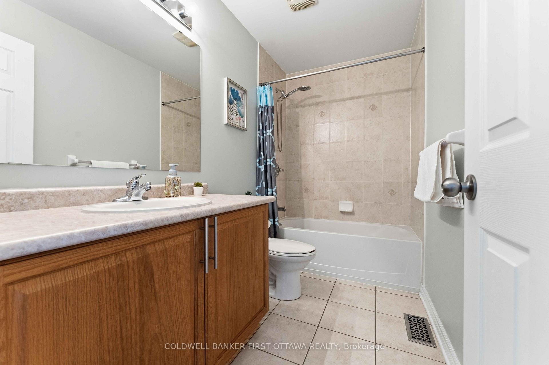 Photo 38 of 150 Strathcarron Crescent, Ottawa, Kanata - Morgan's Grant/South March — HOMEH